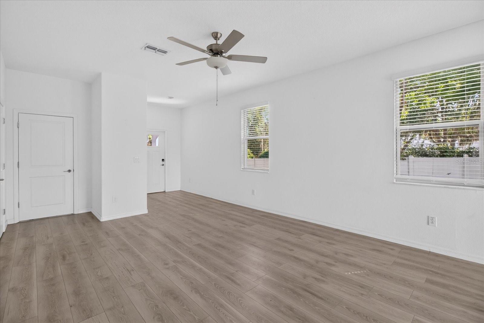 5226 Forum Blvd Property Photo 24