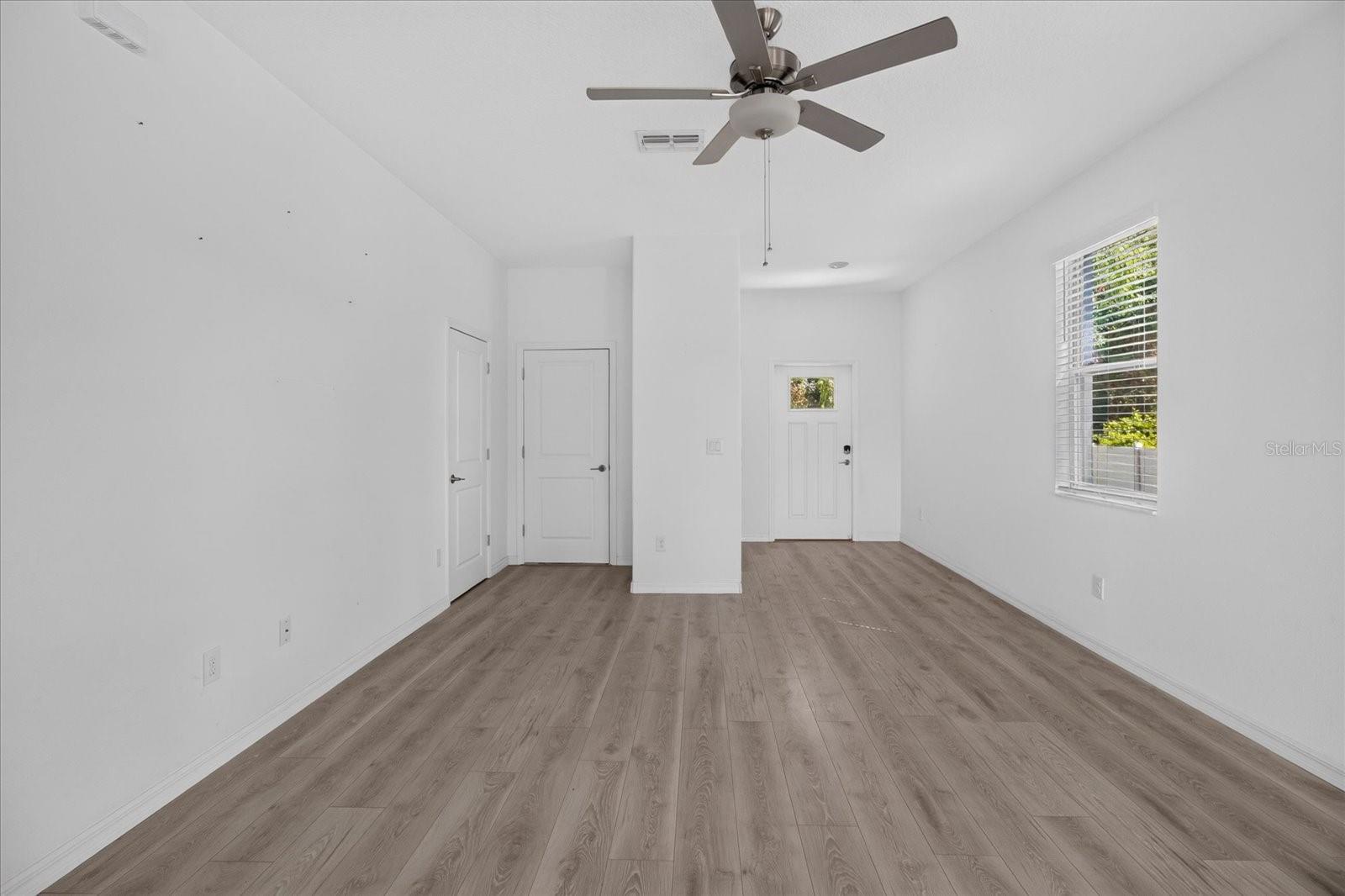 5226 Forum Blvd Property Photo 25