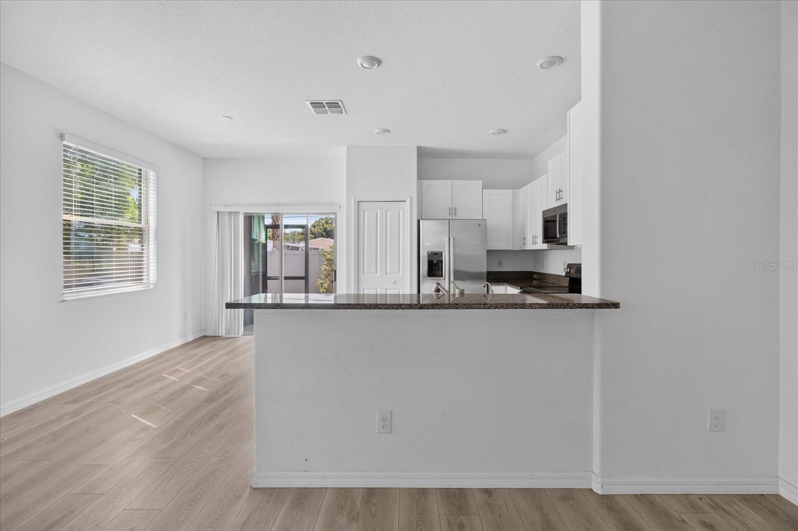 5226 Forum Blvd Property Photo 28