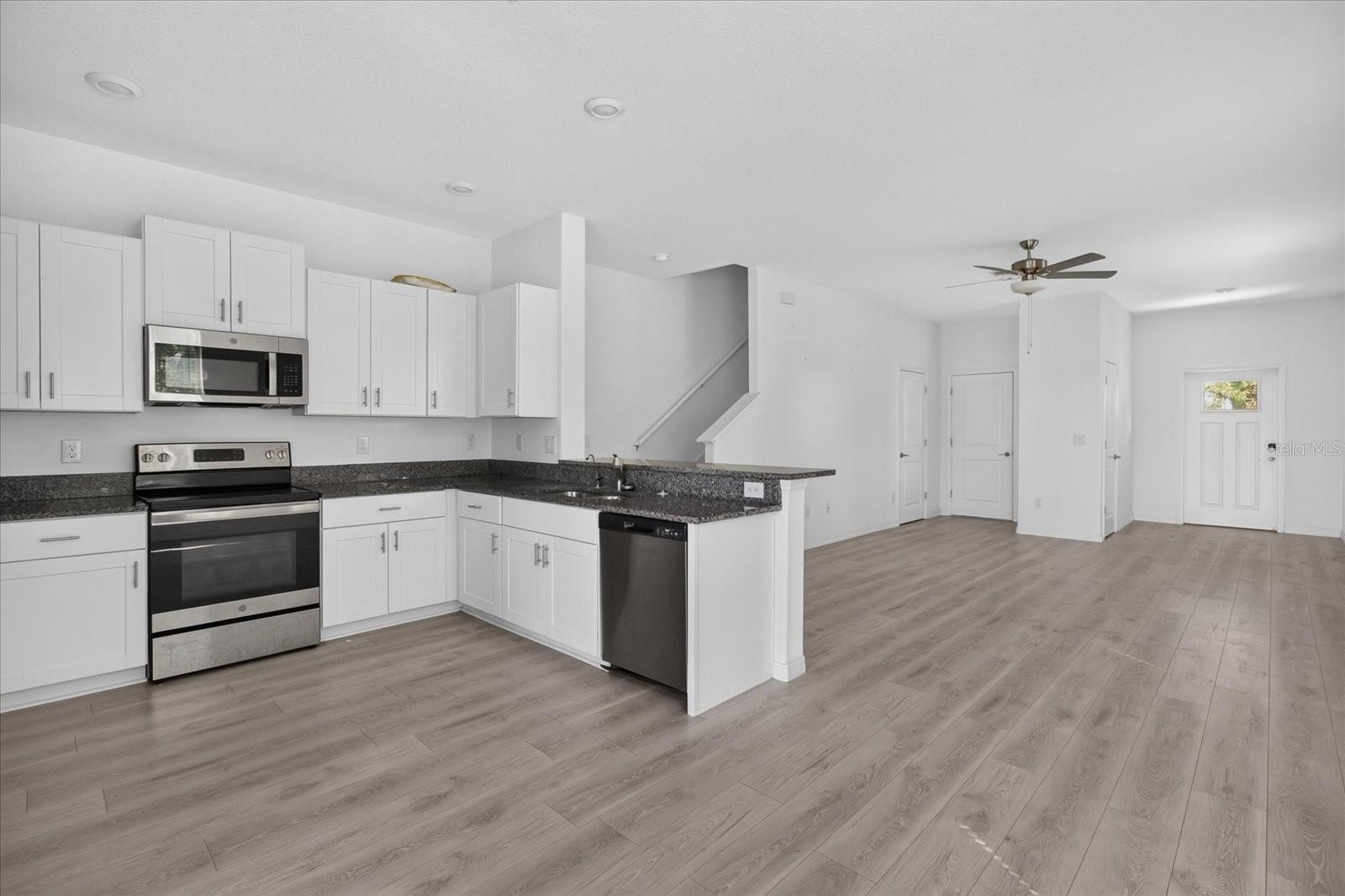5226 Forum Blvd Property Photo 32