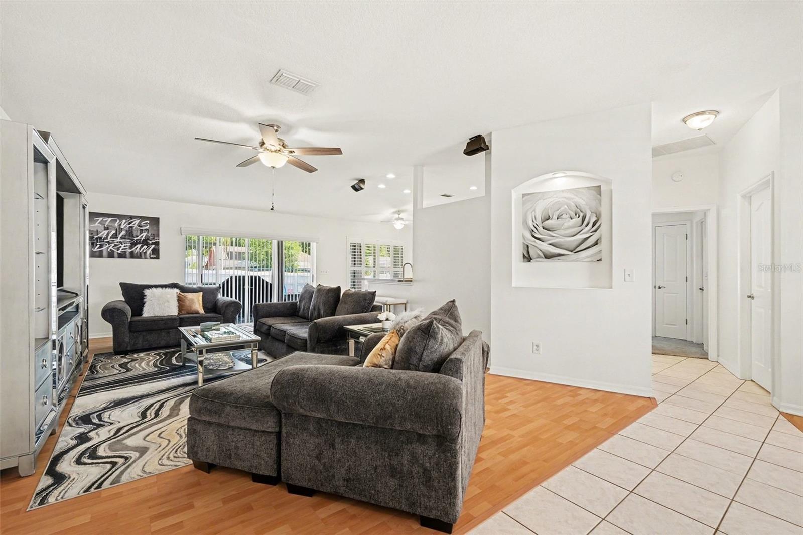 2333 Towering Oaks Cir Property Photo 4