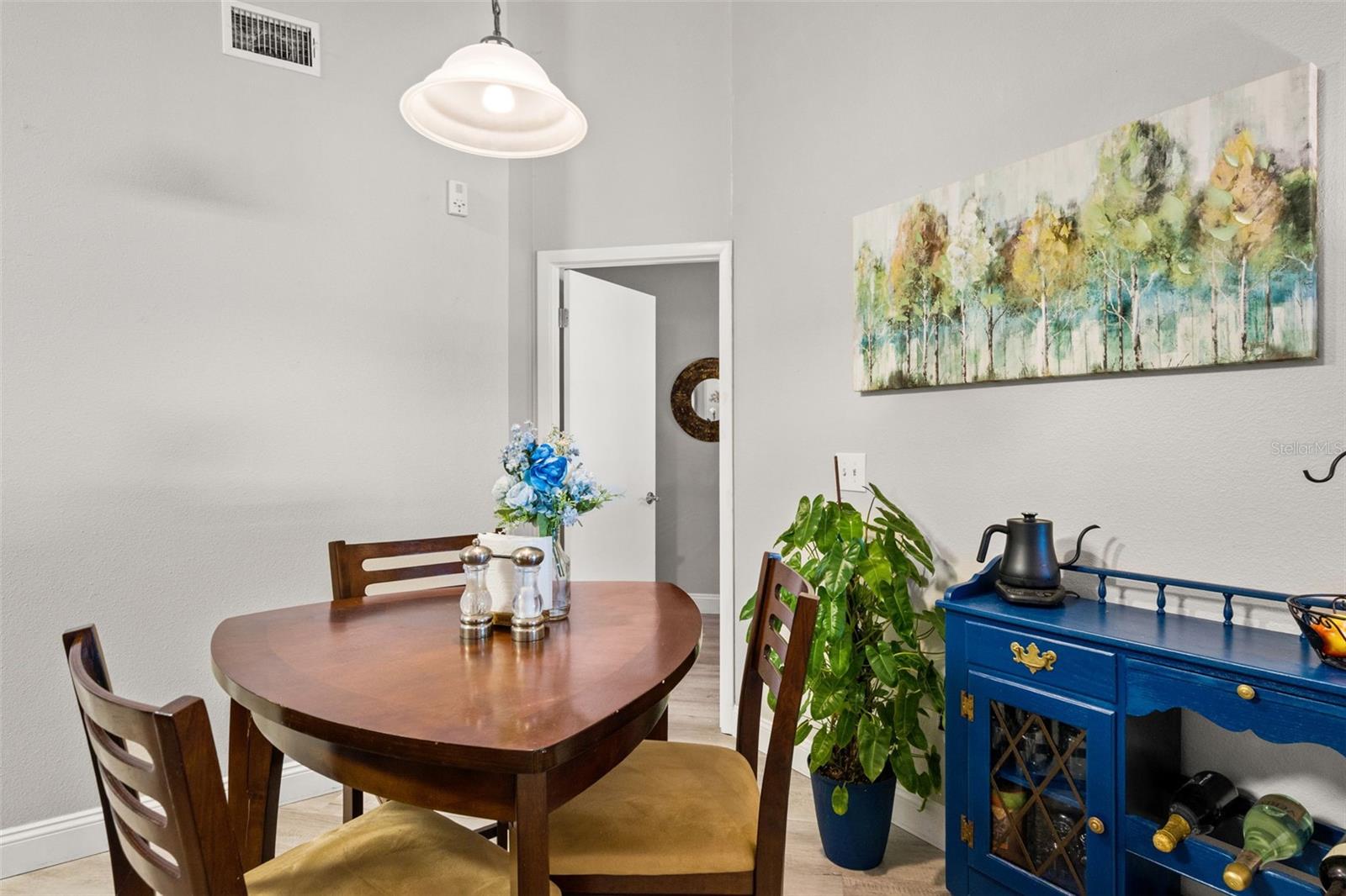 12908 Longcrest Dr Property Photo 8