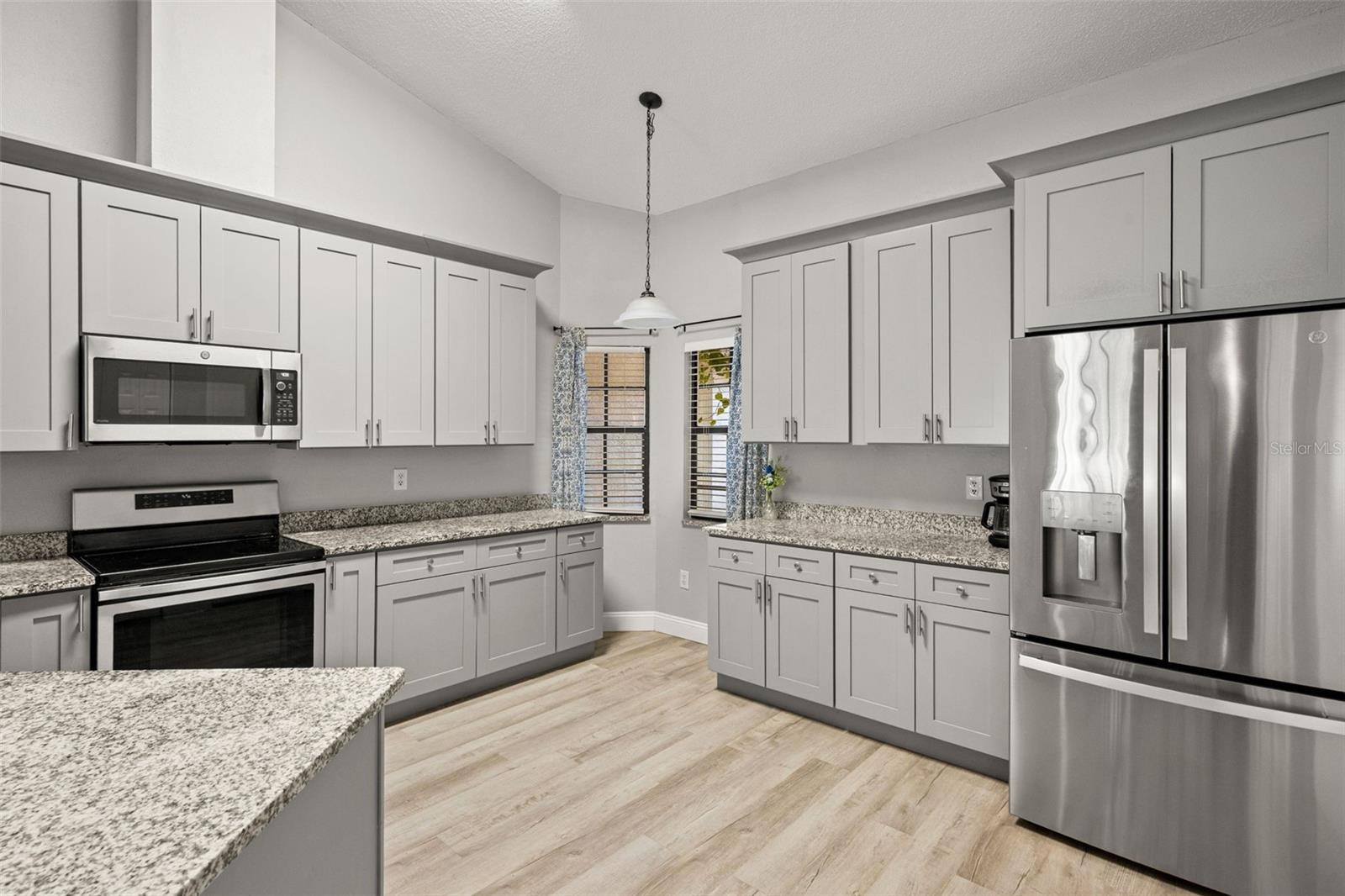 12908 Longcrest Dr Property Photo 10
