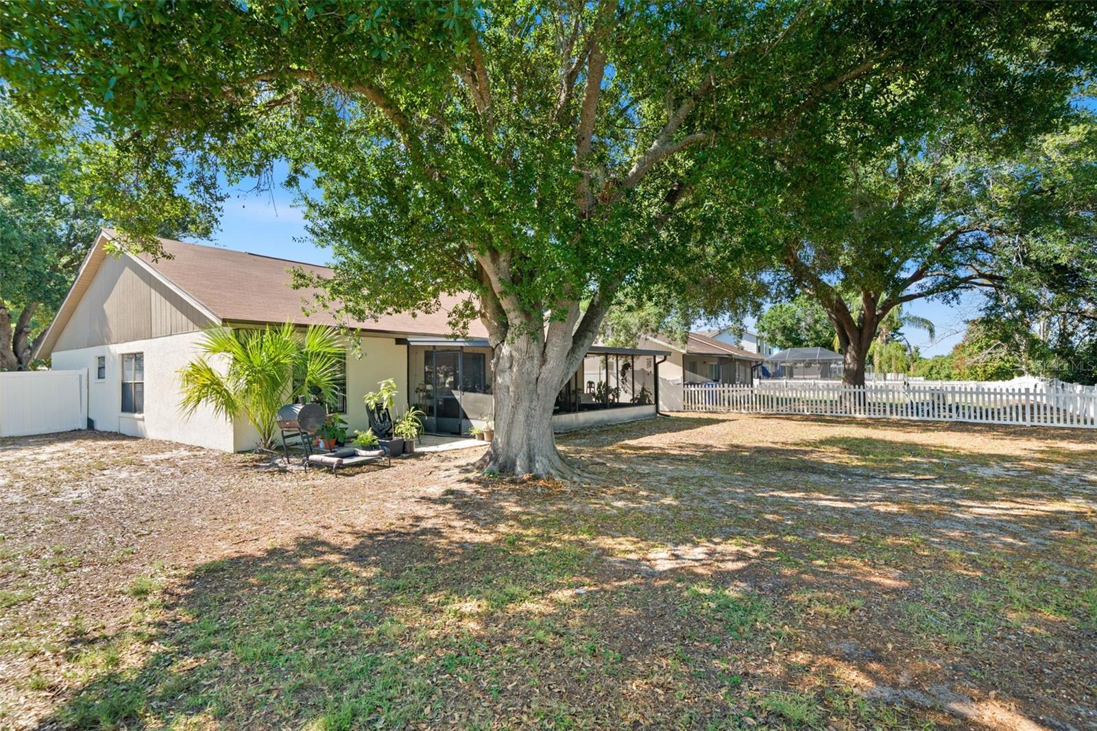12908 Longcrest Dr Property Photo 27