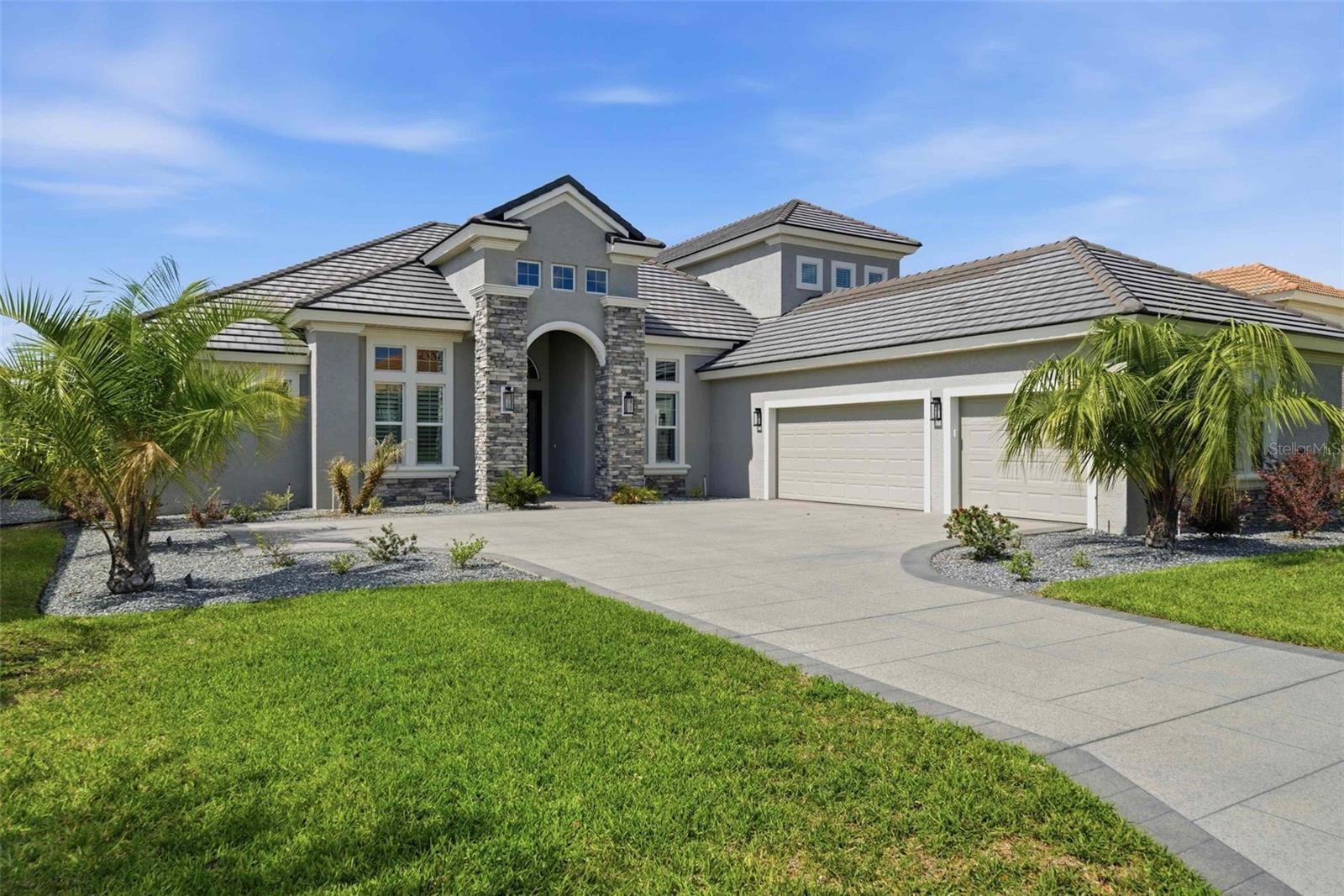 2210 N Peakview Loop Property Photo 1