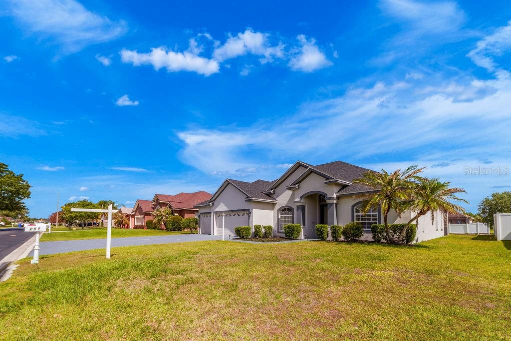 258 Terranova Blvd Property Photo 4