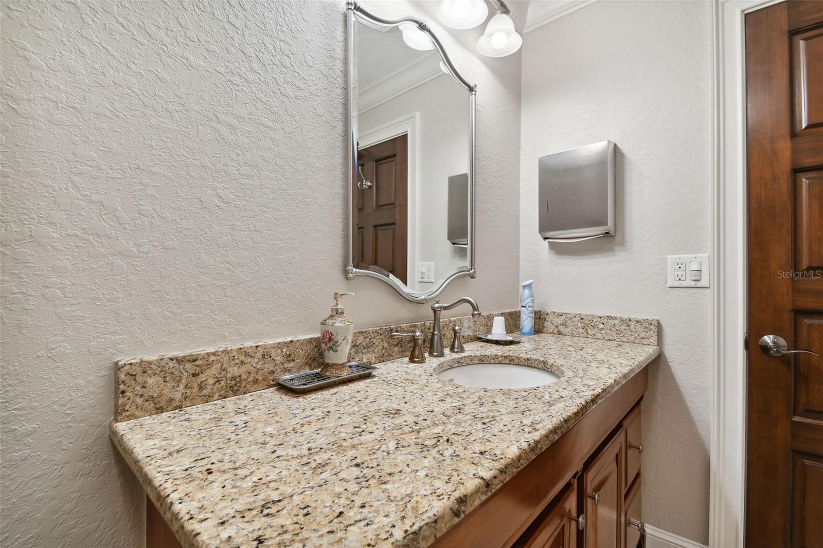 1137 Bartow Rd #204 Property Photo 22