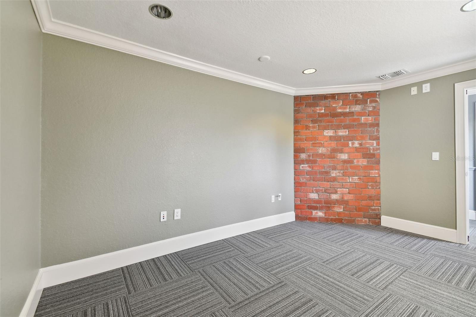 1137 Bartow Rd #204 Property Photo 32
