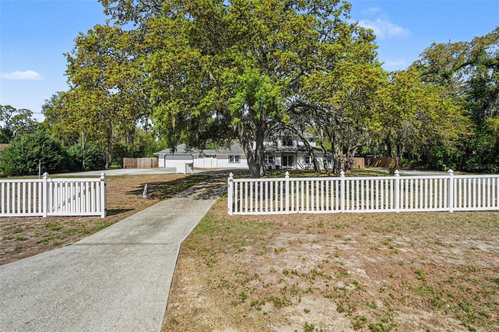 18731 Firethorn Dr Property Photo 4