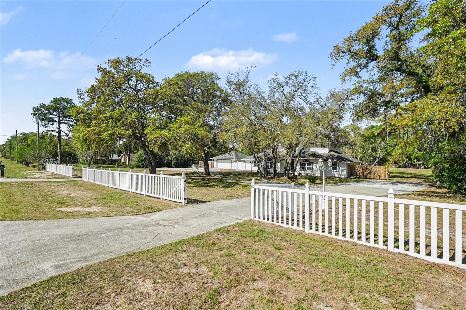 18731 Firethorn Dr Property Photo 5