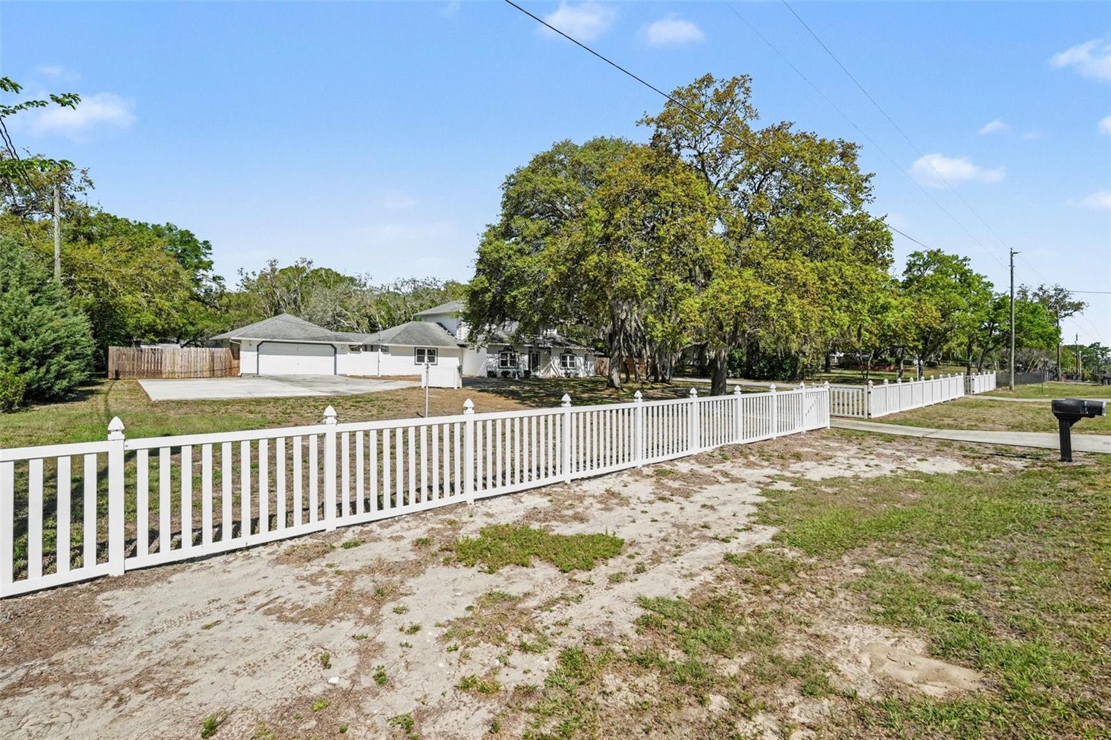 18731 Firethorn Dr Property Photo 6