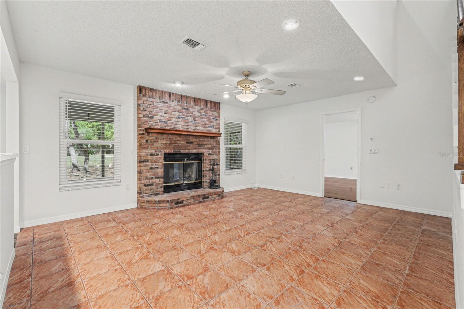 18731 Firethorn Dr Property Photo 11