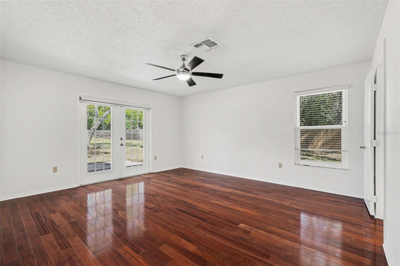 18731 Firethorn Dr Property Photo 24