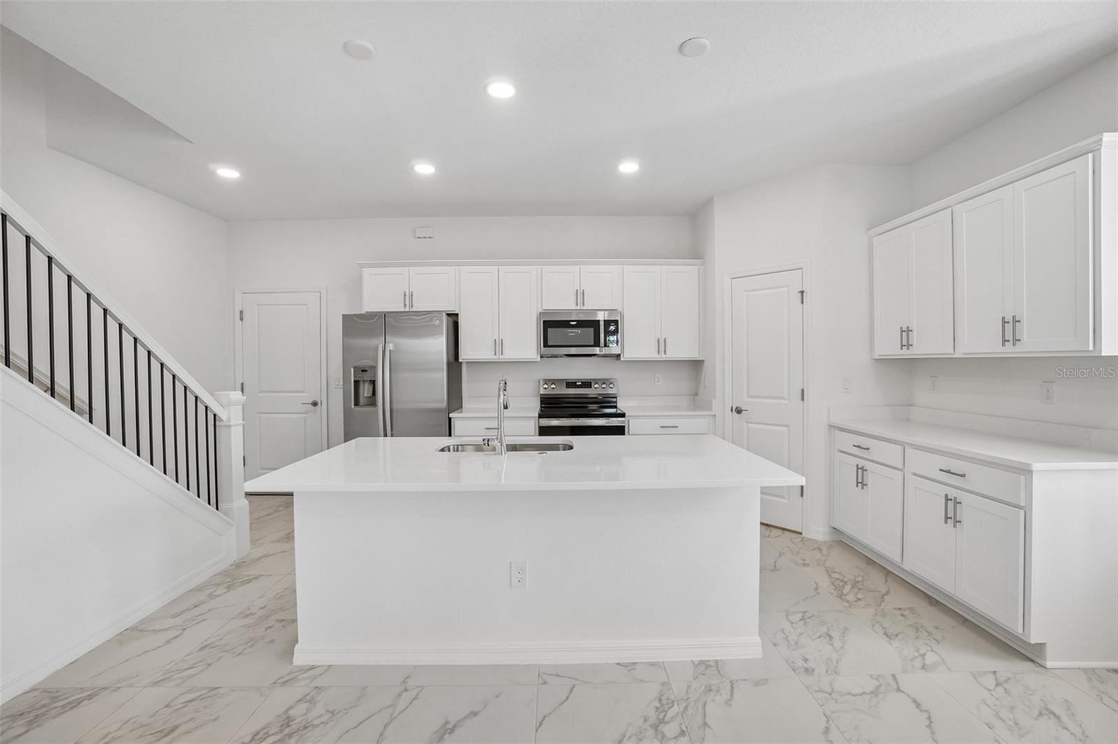 610 Silver Stream Ct Property Photo 14