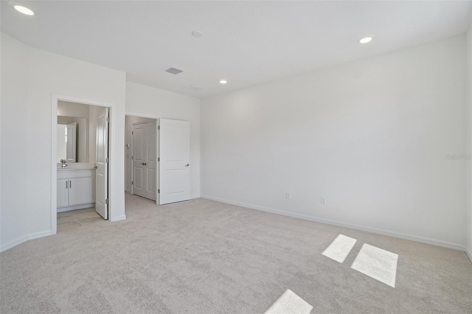 610 Silver Stream Ct Property Photo 17