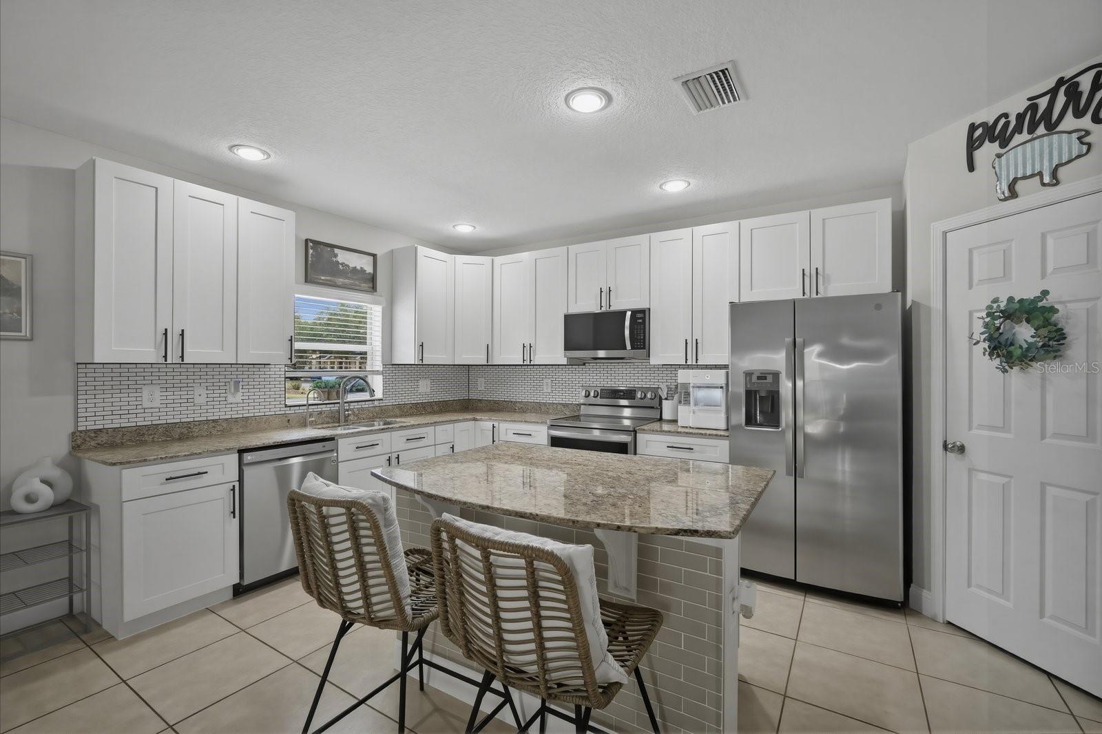 4711 Chatterton Way Property Photo 6