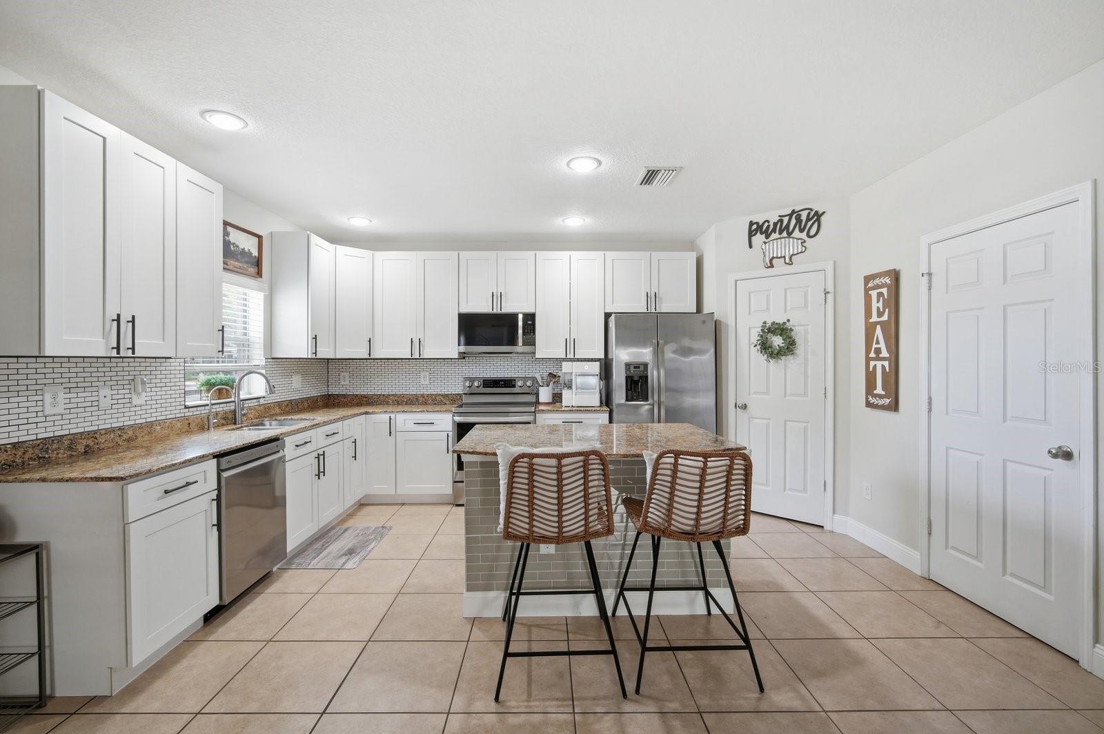 4711 Chatterton Way Property Photo 7