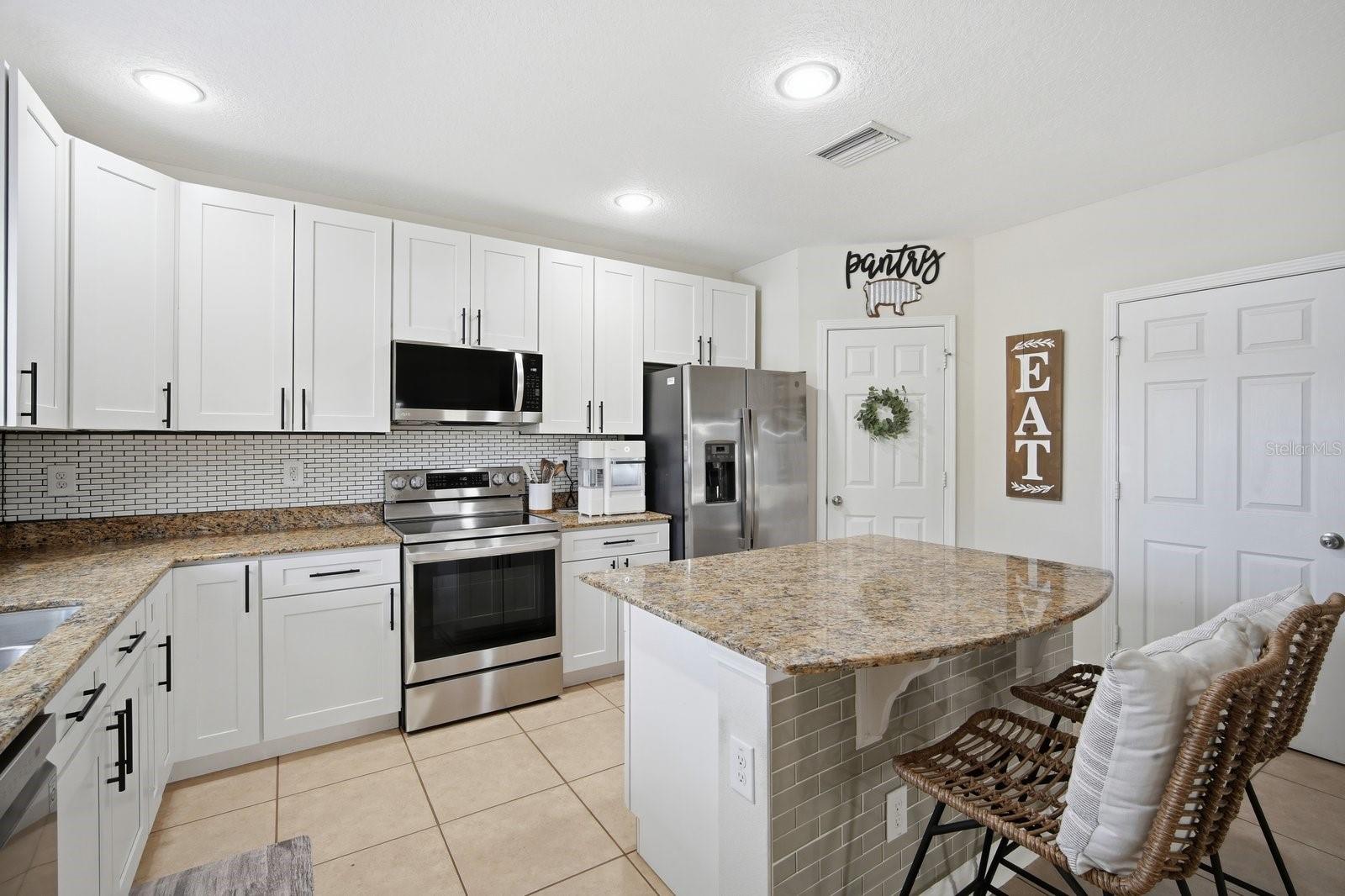 4711 Chatterton Way Property Photo 8