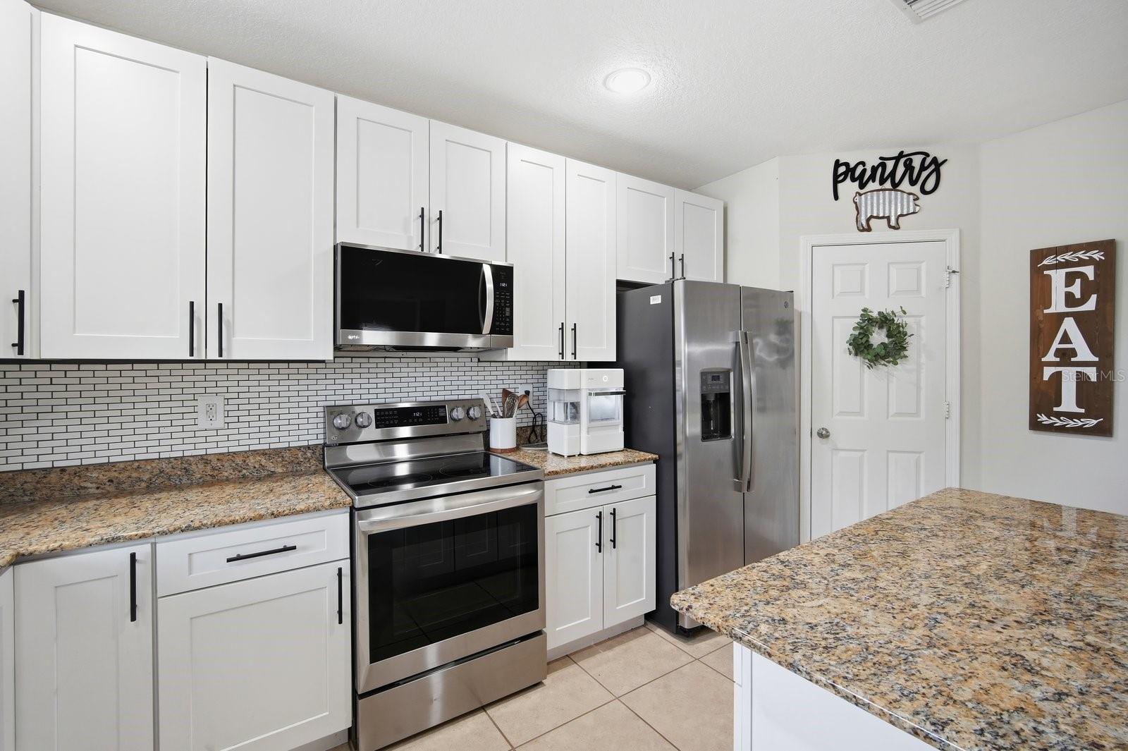 4711 Chatterton Way Property Photo 9