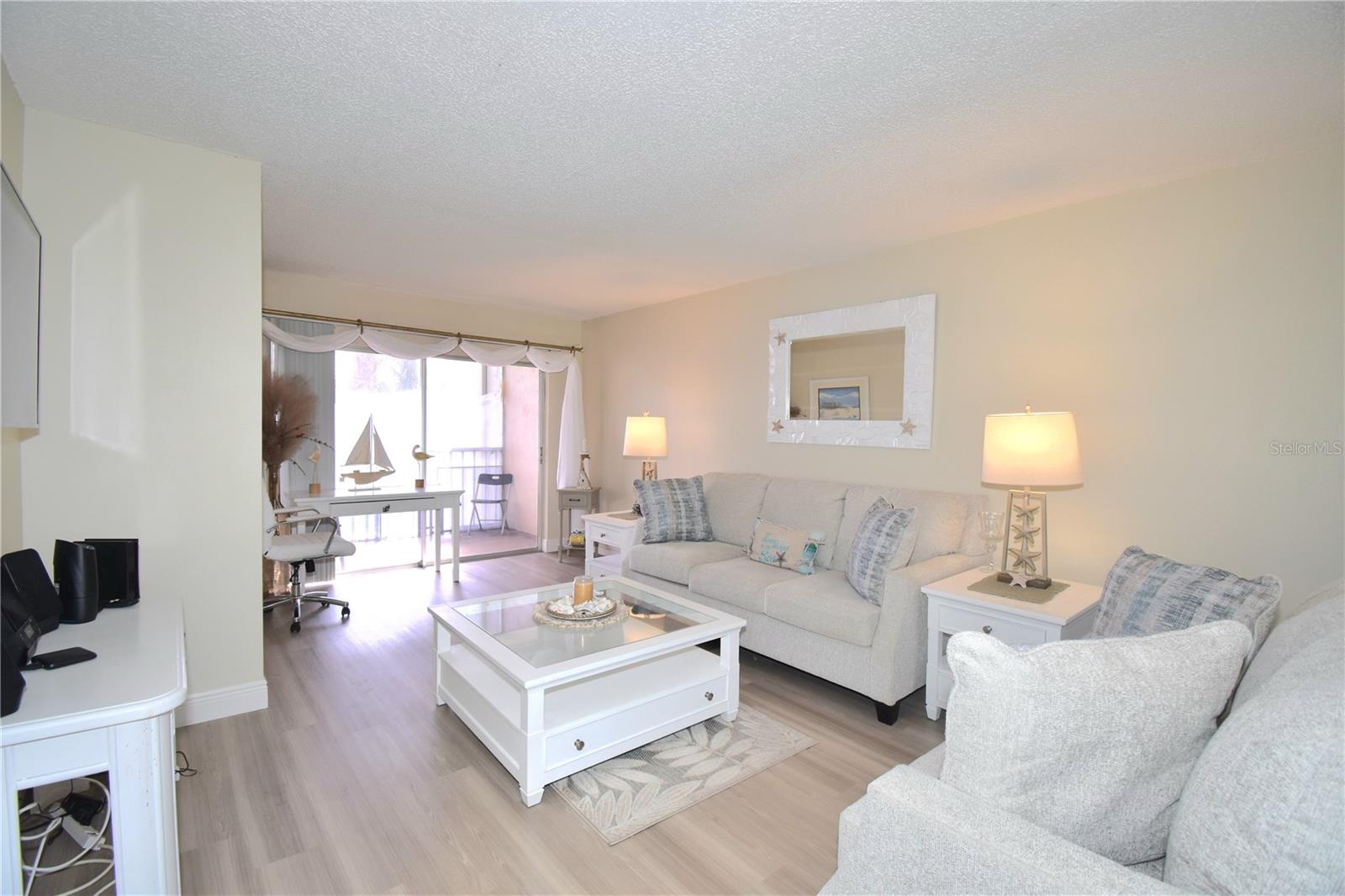 952 Virginia St #209 Property Photo 6