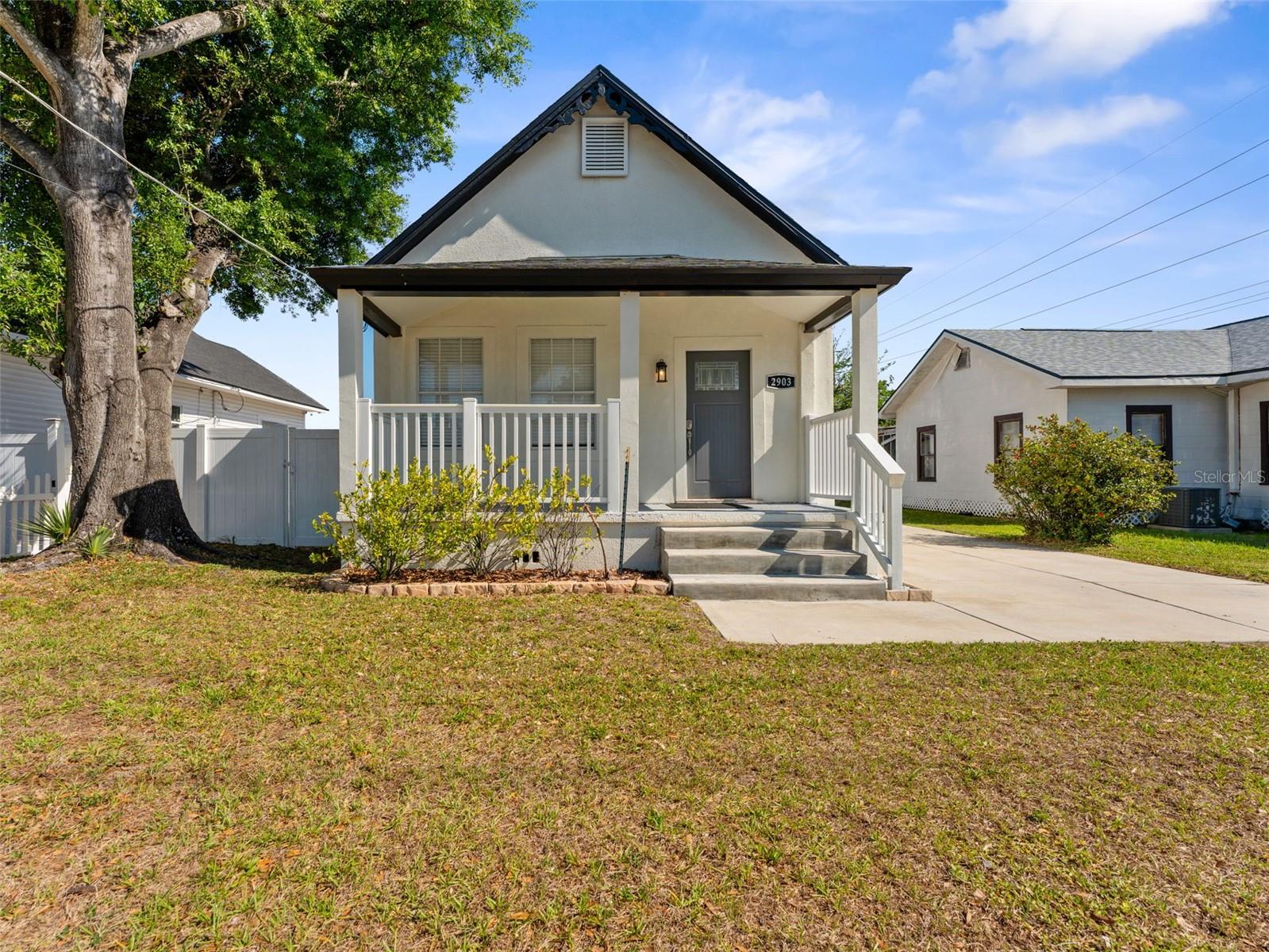 2903 W Ivy St Property Photo 1