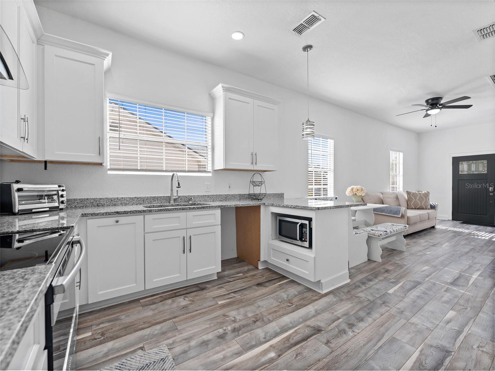 2903 W Ivy St Property Photo 11