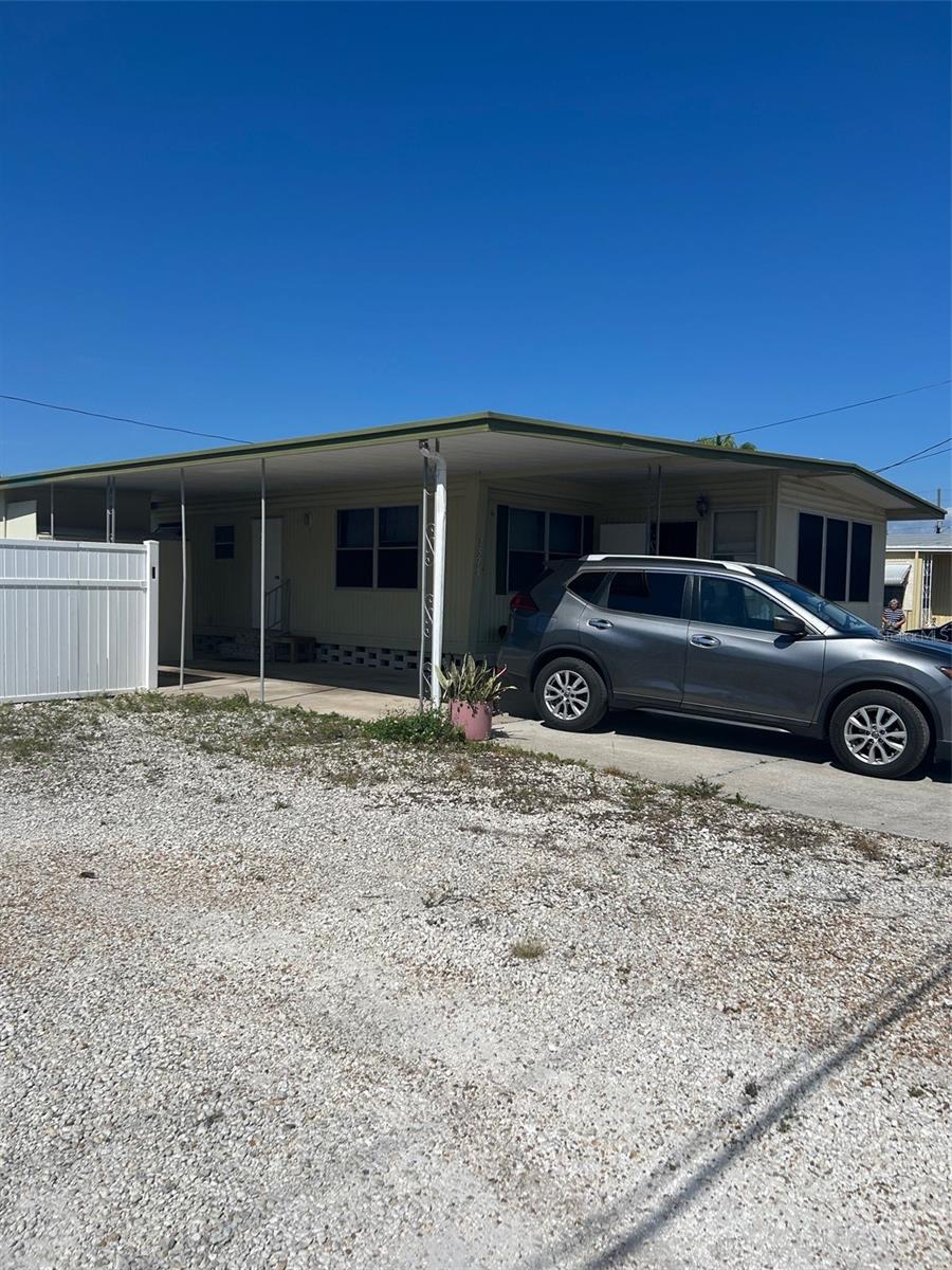 2574 Arbelia St Property Photo 4