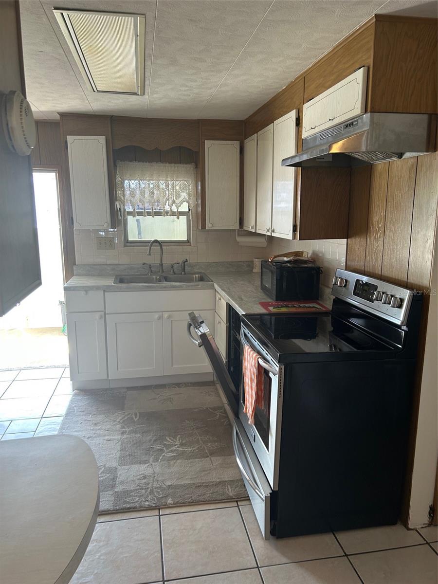 2574 Arbelia St Property Photo 13