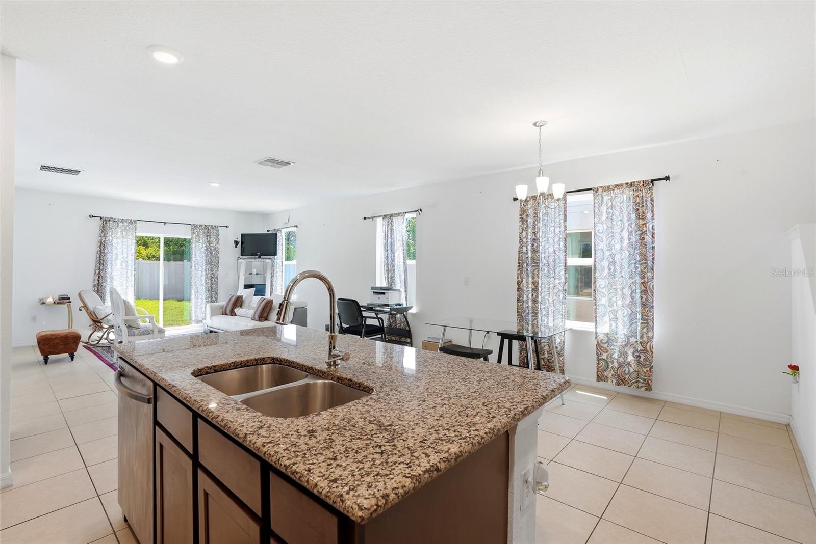 4521 Reisswood Loop Property Photo 8