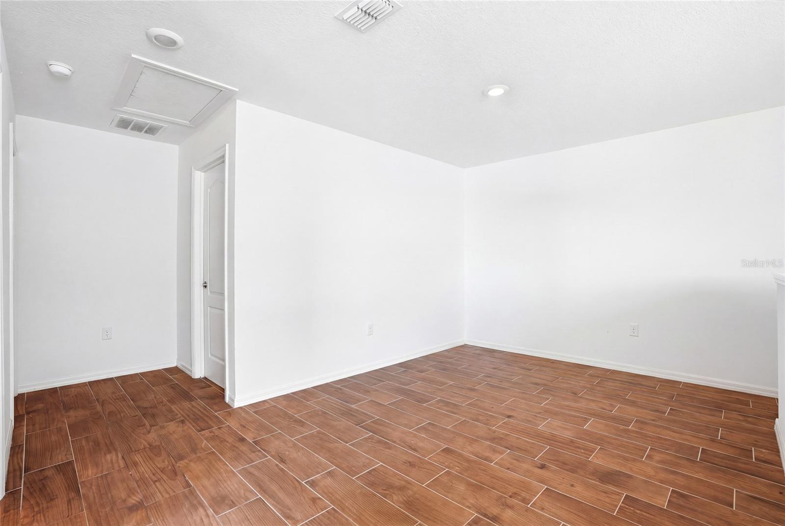 4521 Reisswood Loop Property Photo 21