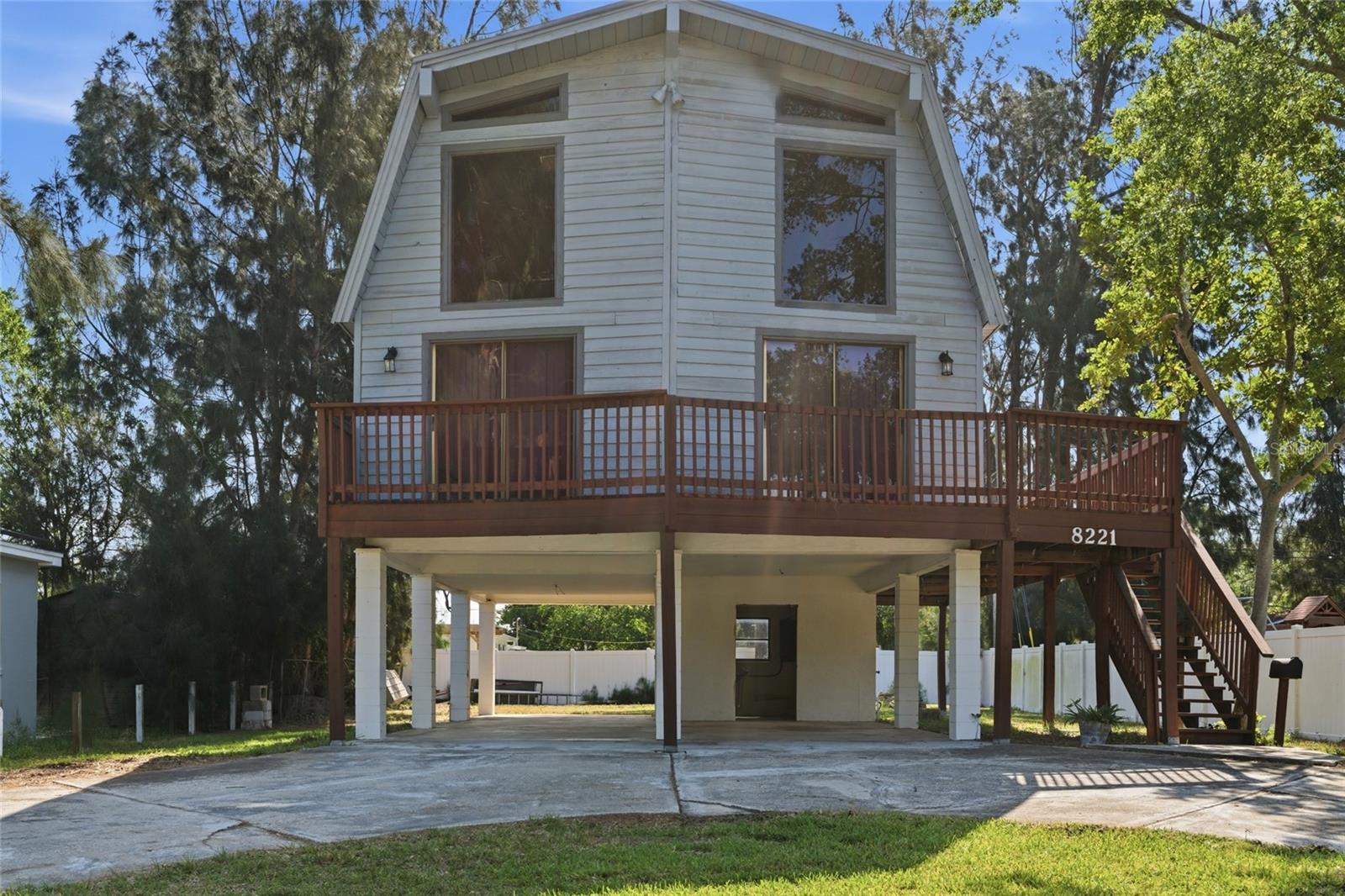 8221 Riverside Dr Ne Property Photo 3