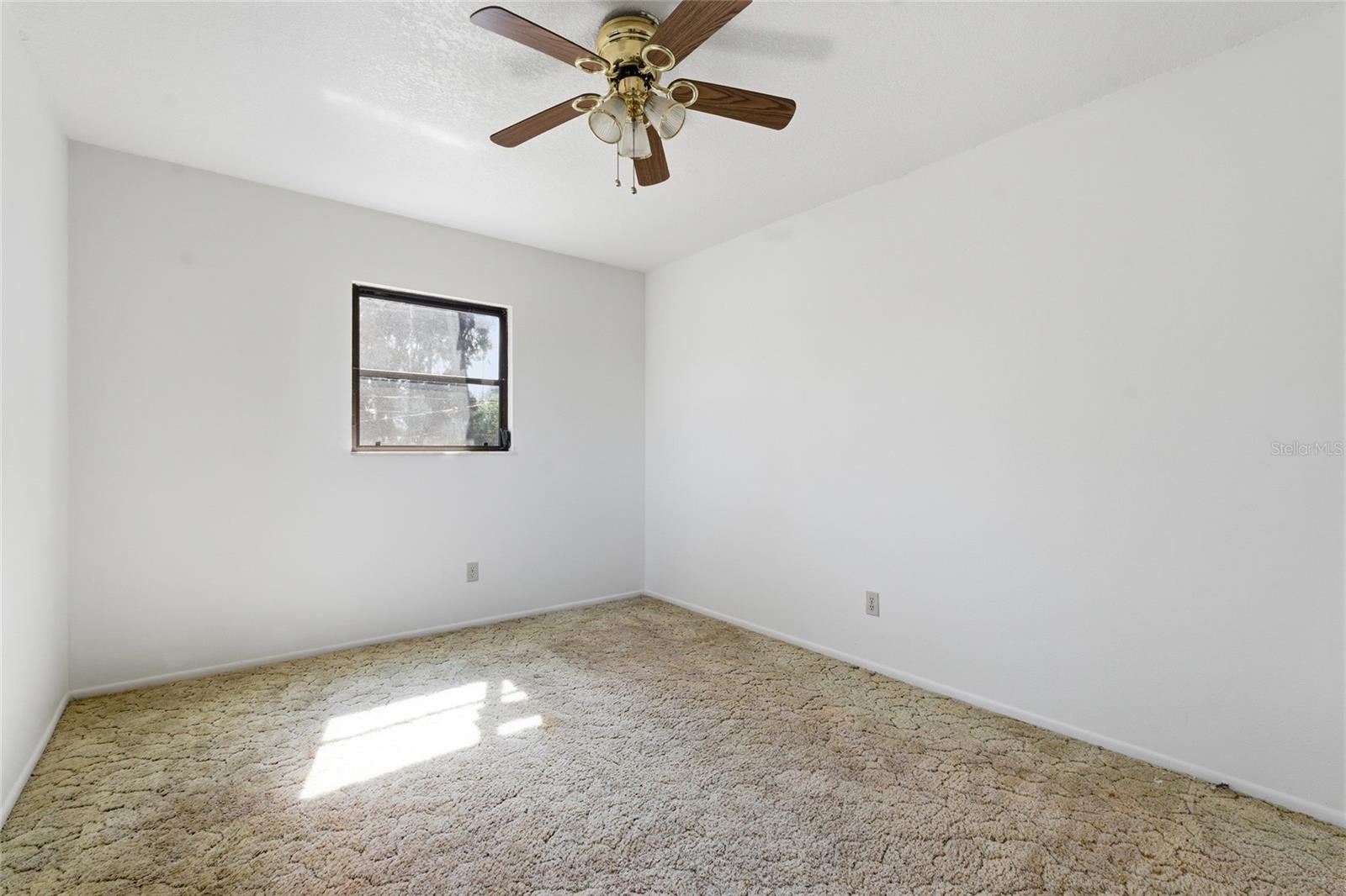 8221 Riverside Dr Ne Property Photo 12