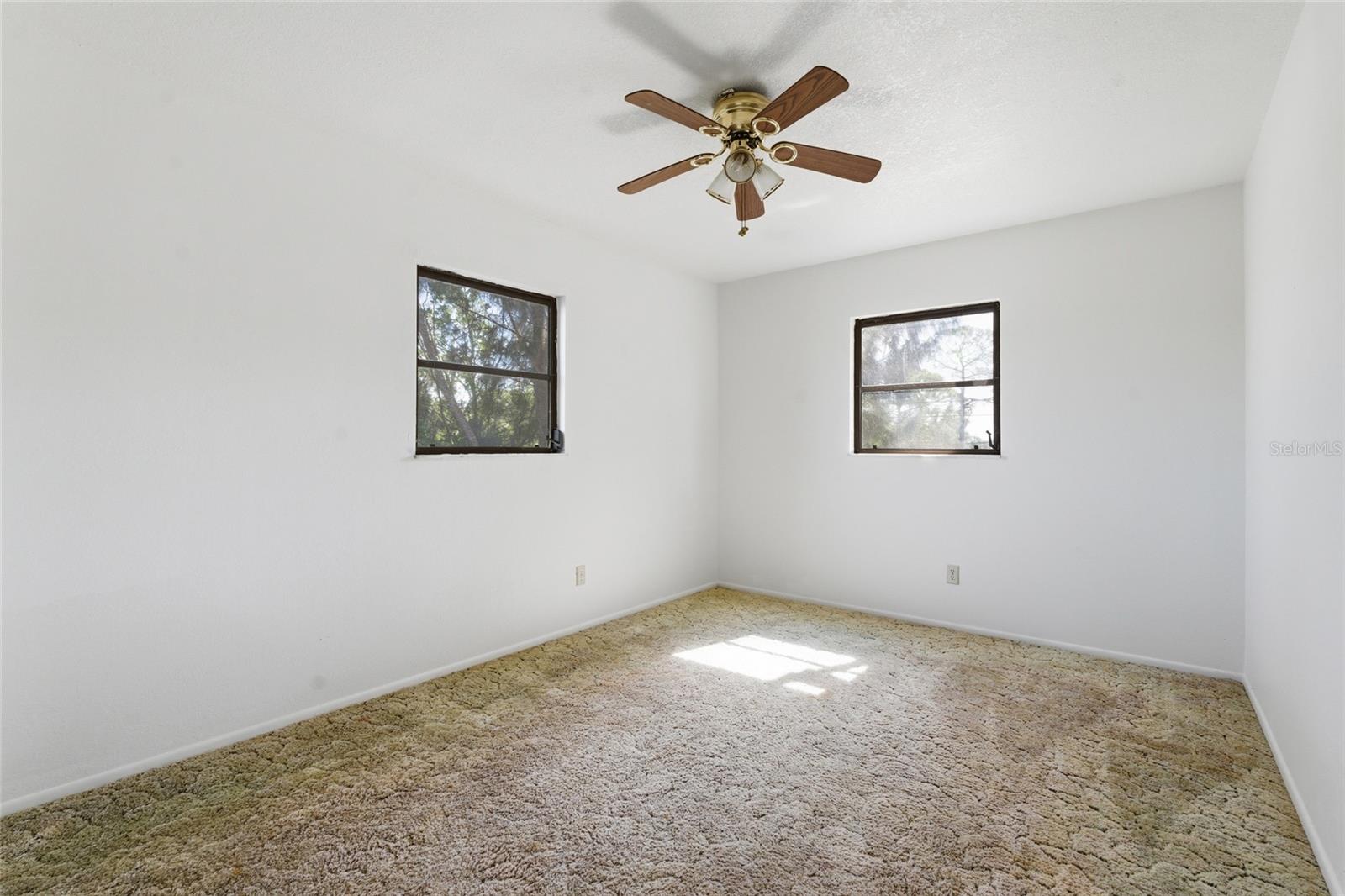8221 Riverside Dr Ne Property Photo 13