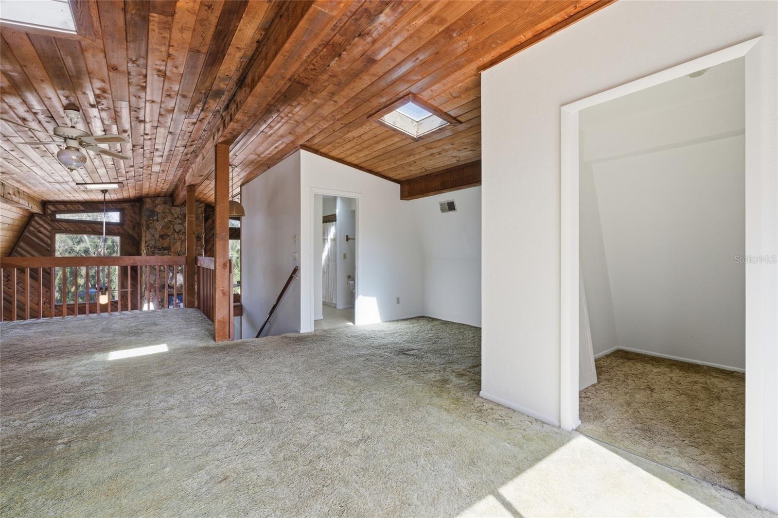 8221 Riverside Dr Ne Property Photo 22