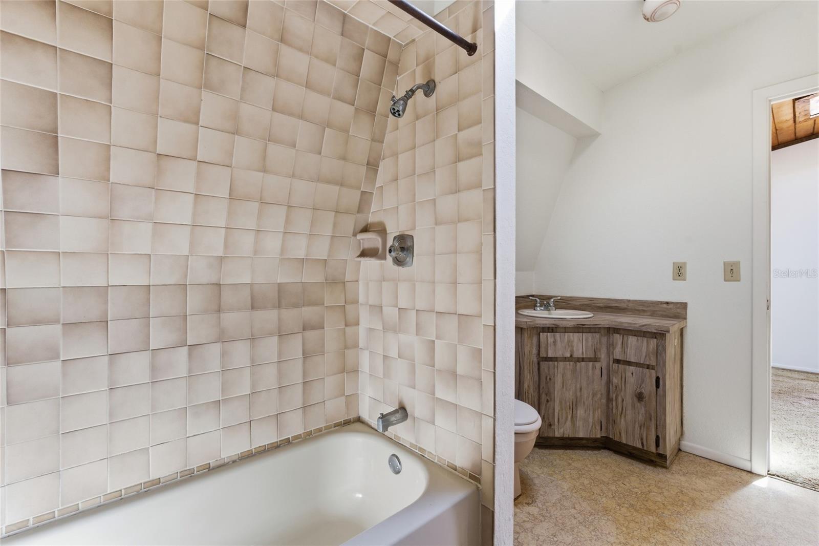 8221 Riverside Dr Ne Property Photo 26
