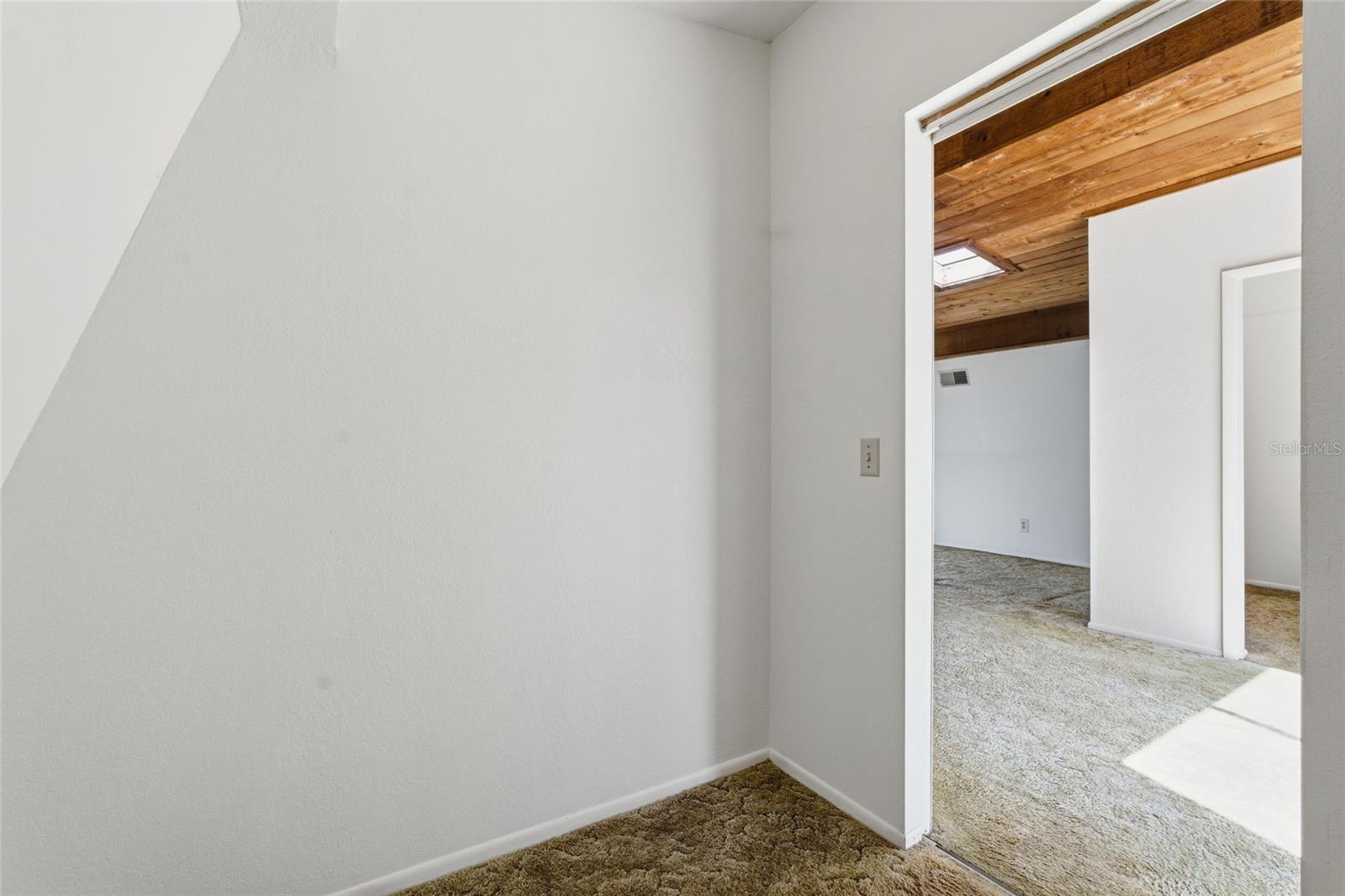 8221 Riverside Dr Ne Property Photo 27