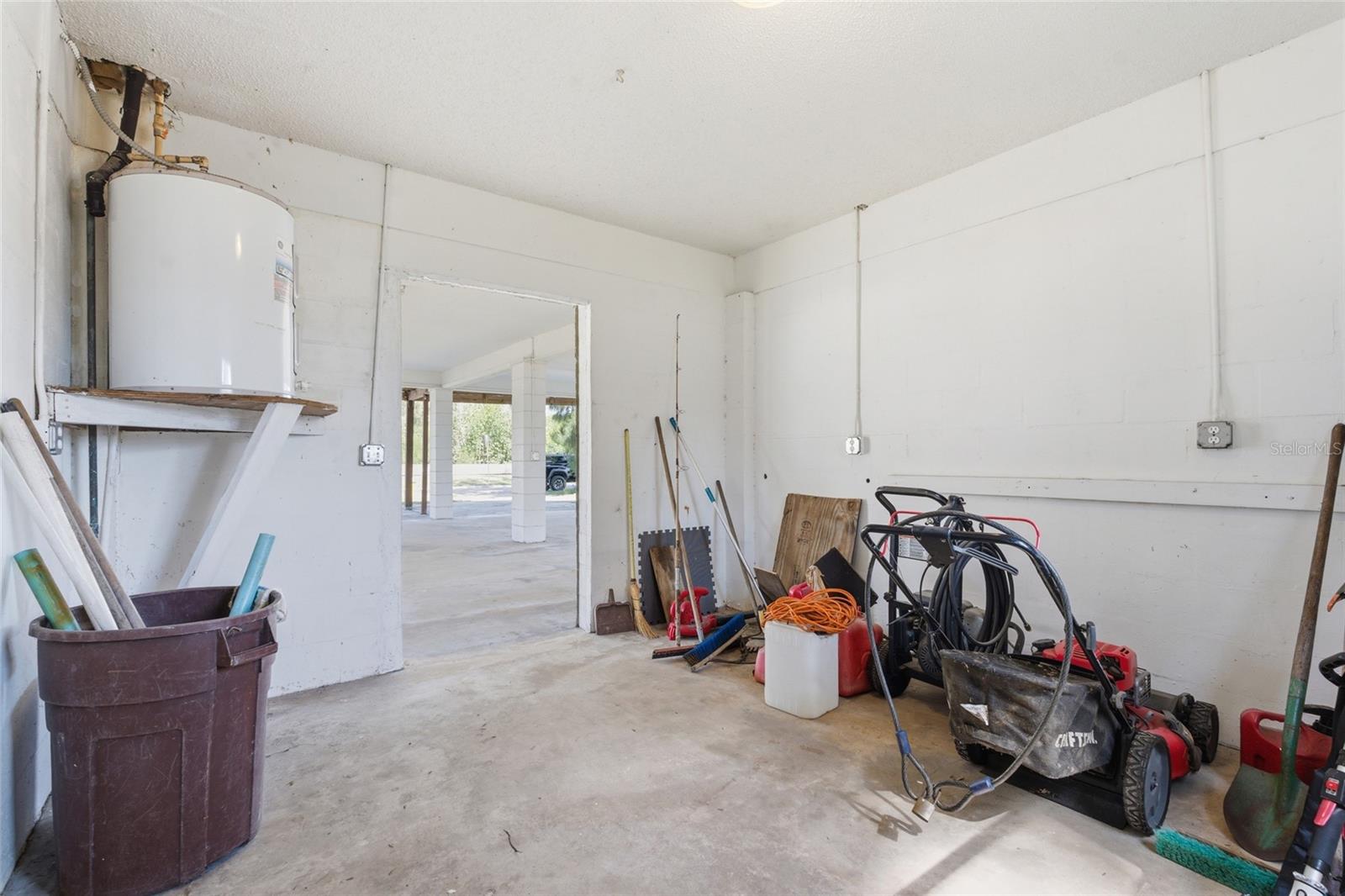 8221 Riverside Dr Ne Property Photo 42