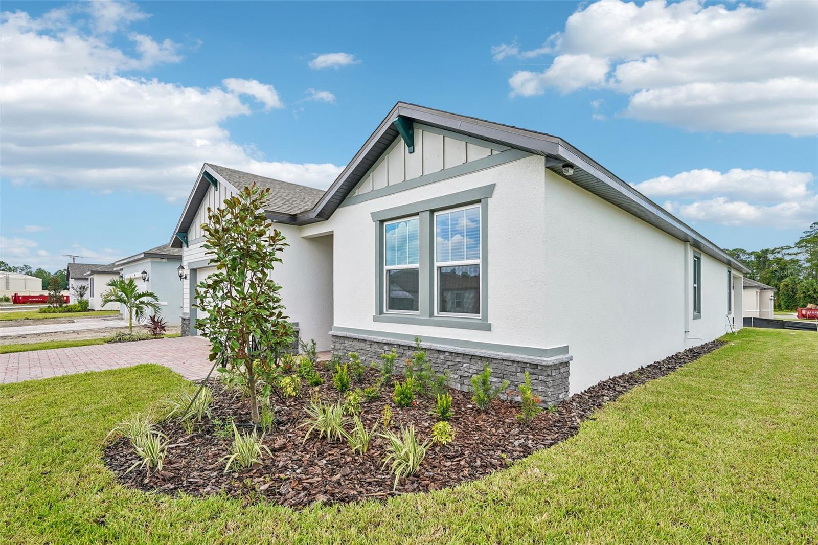 384 Birkdale Dr Property Photo 3