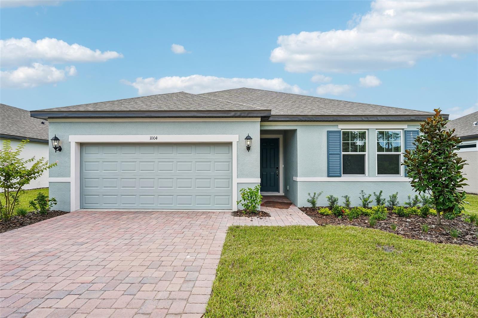 1004 British Cir Property Photo 1