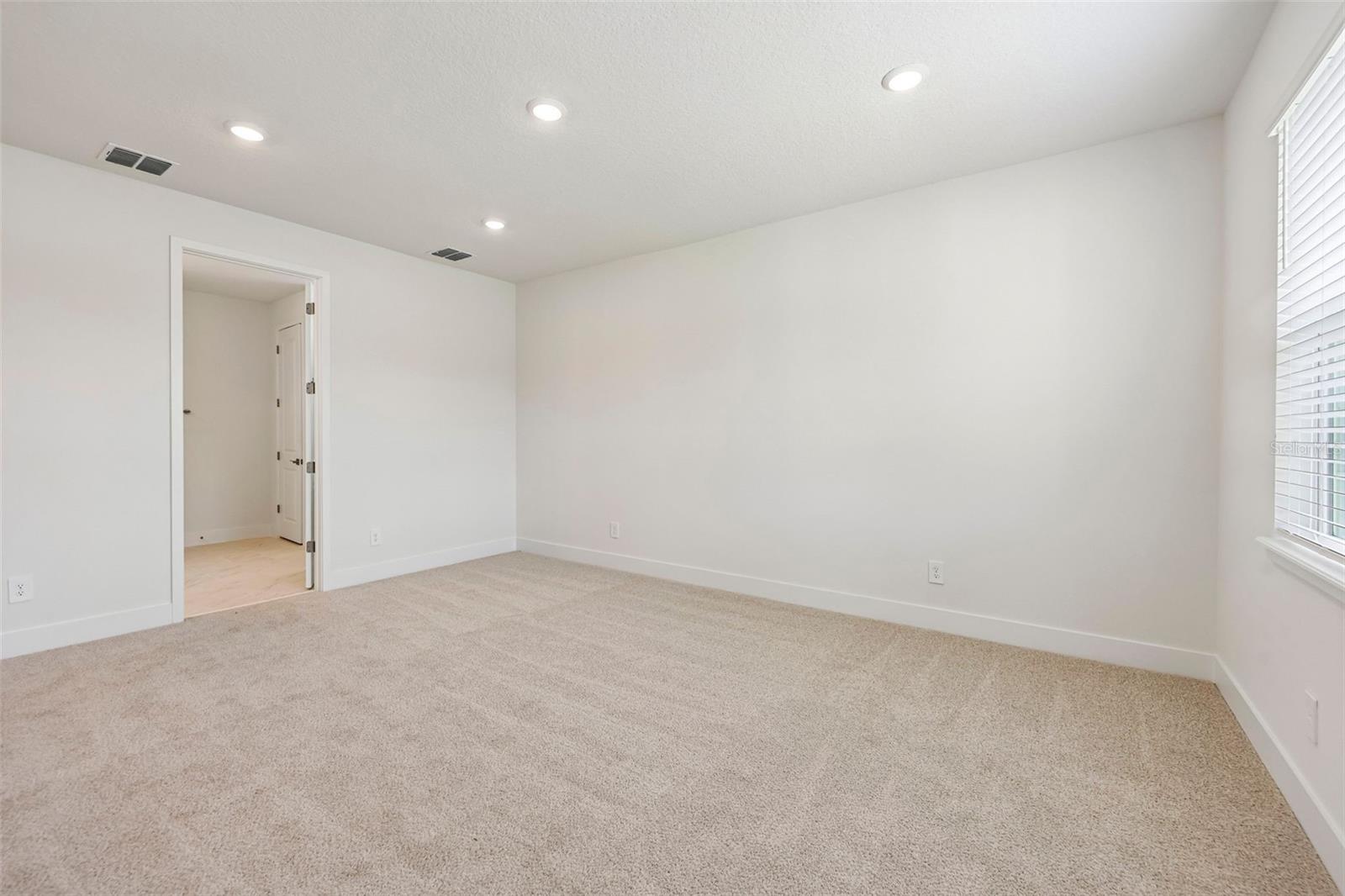 120 Foresthaven St Property Photo 23