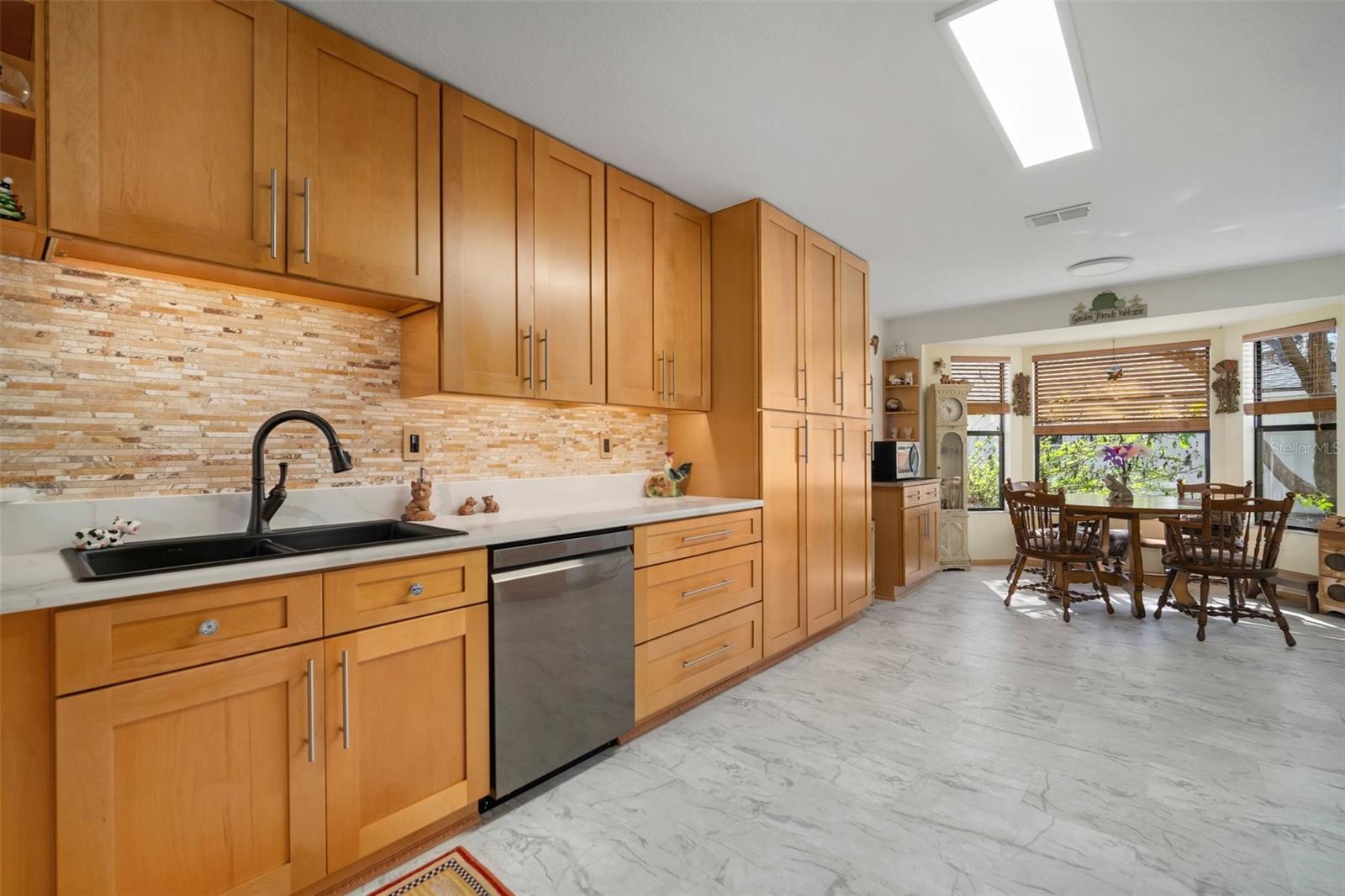 1472 Ivydale Rd Property Photo 10