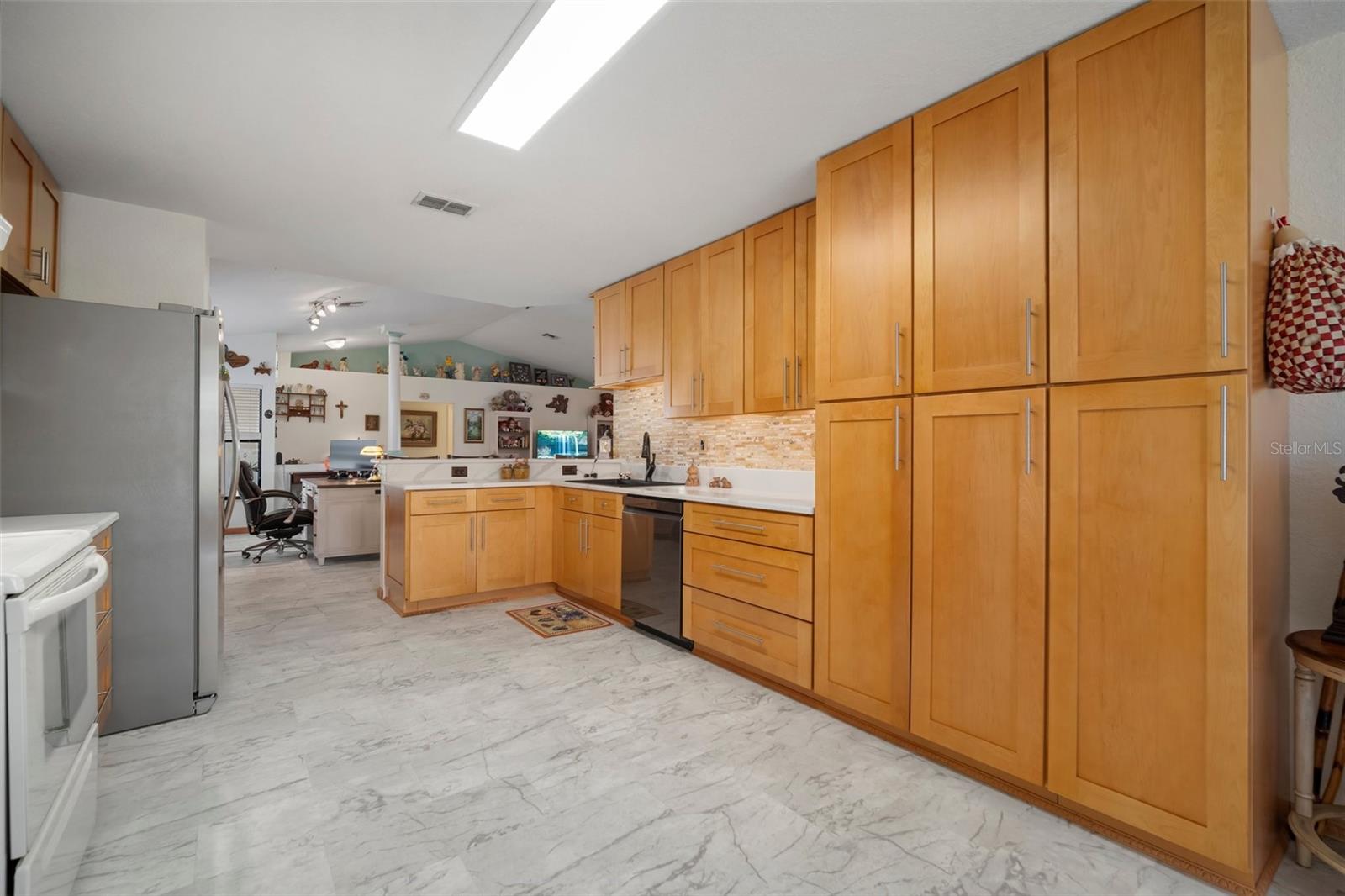 1472 Ivydale Rd Property Photo 11