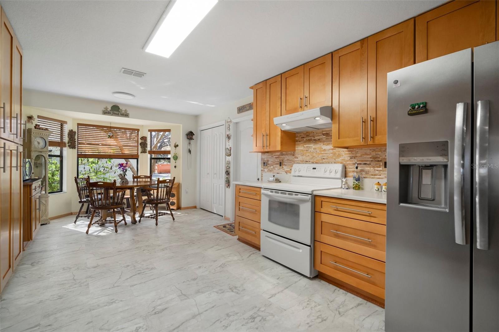 1472 Ivydale Rd Property Photo 12
