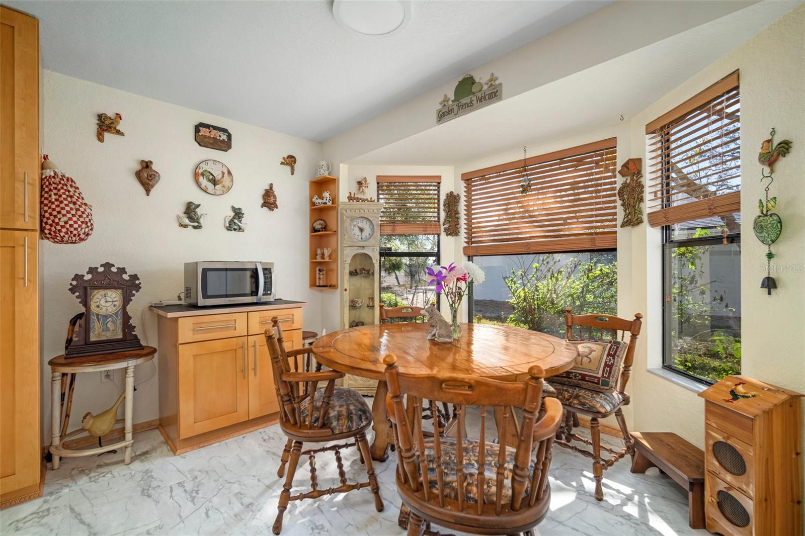 1472 Ivydale Rd Property Photo 14
