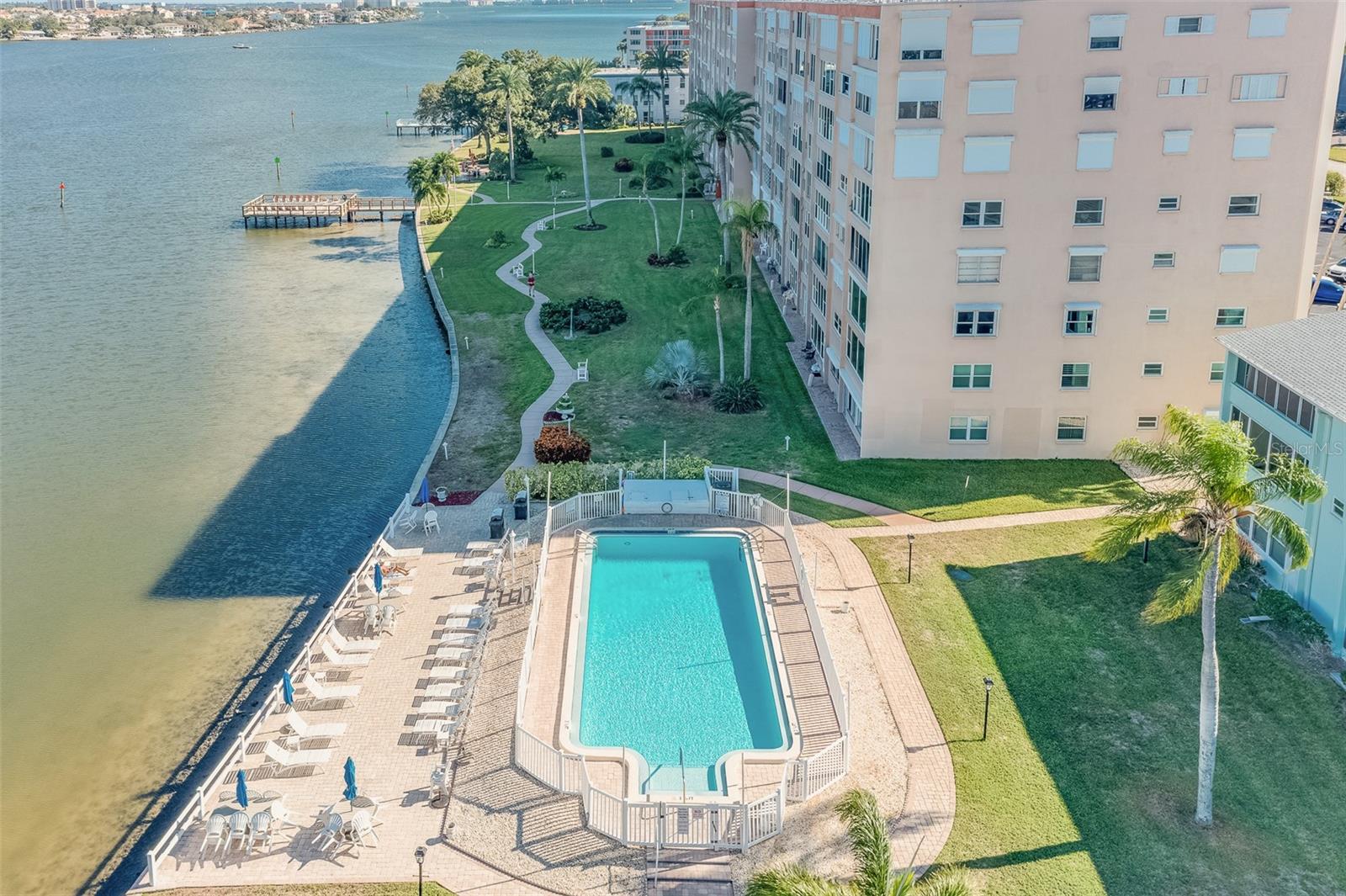1847 Shore Dr S #117 Property Photo 1