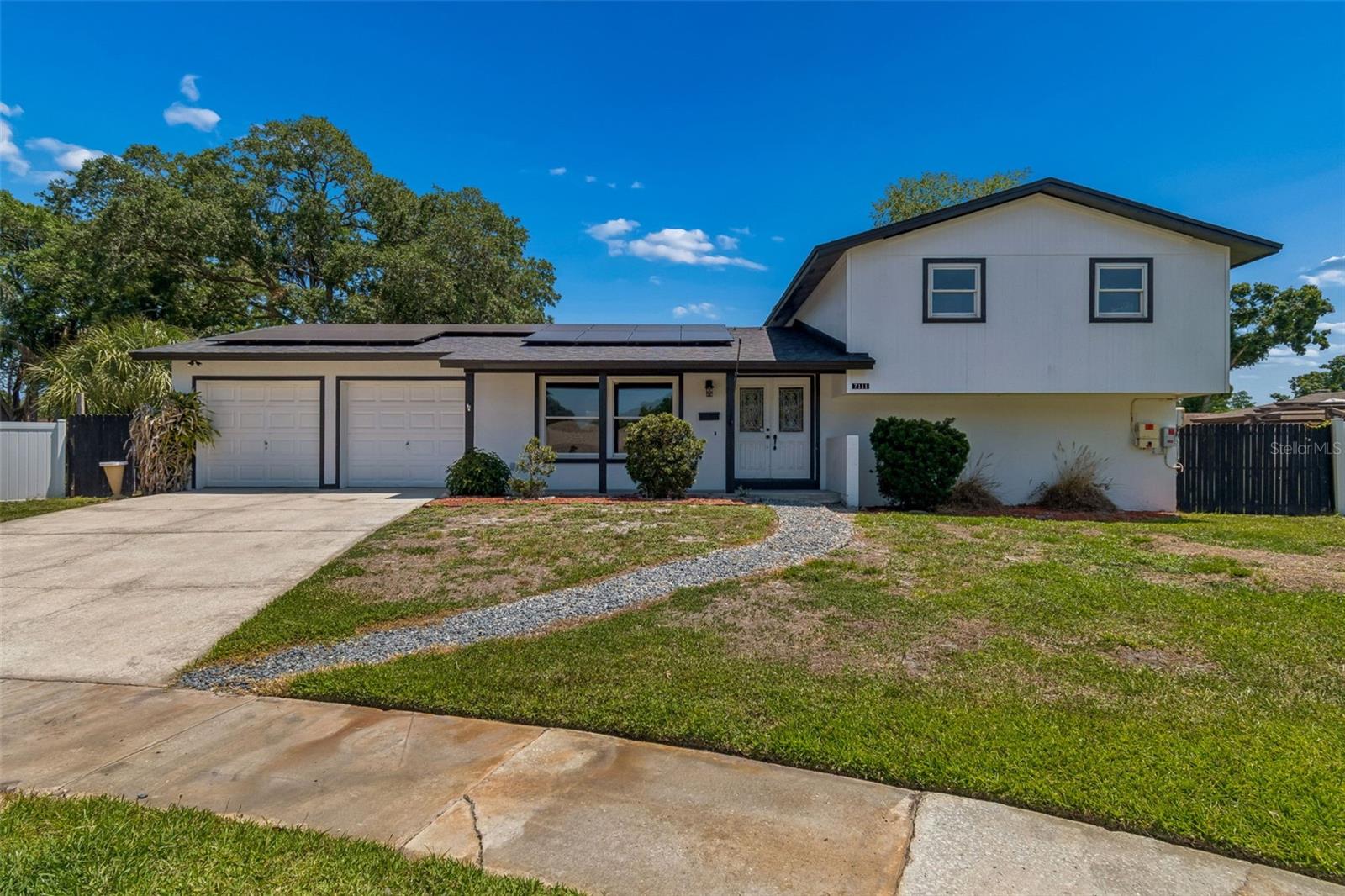 7111 Gateway Ct Property Photo 1