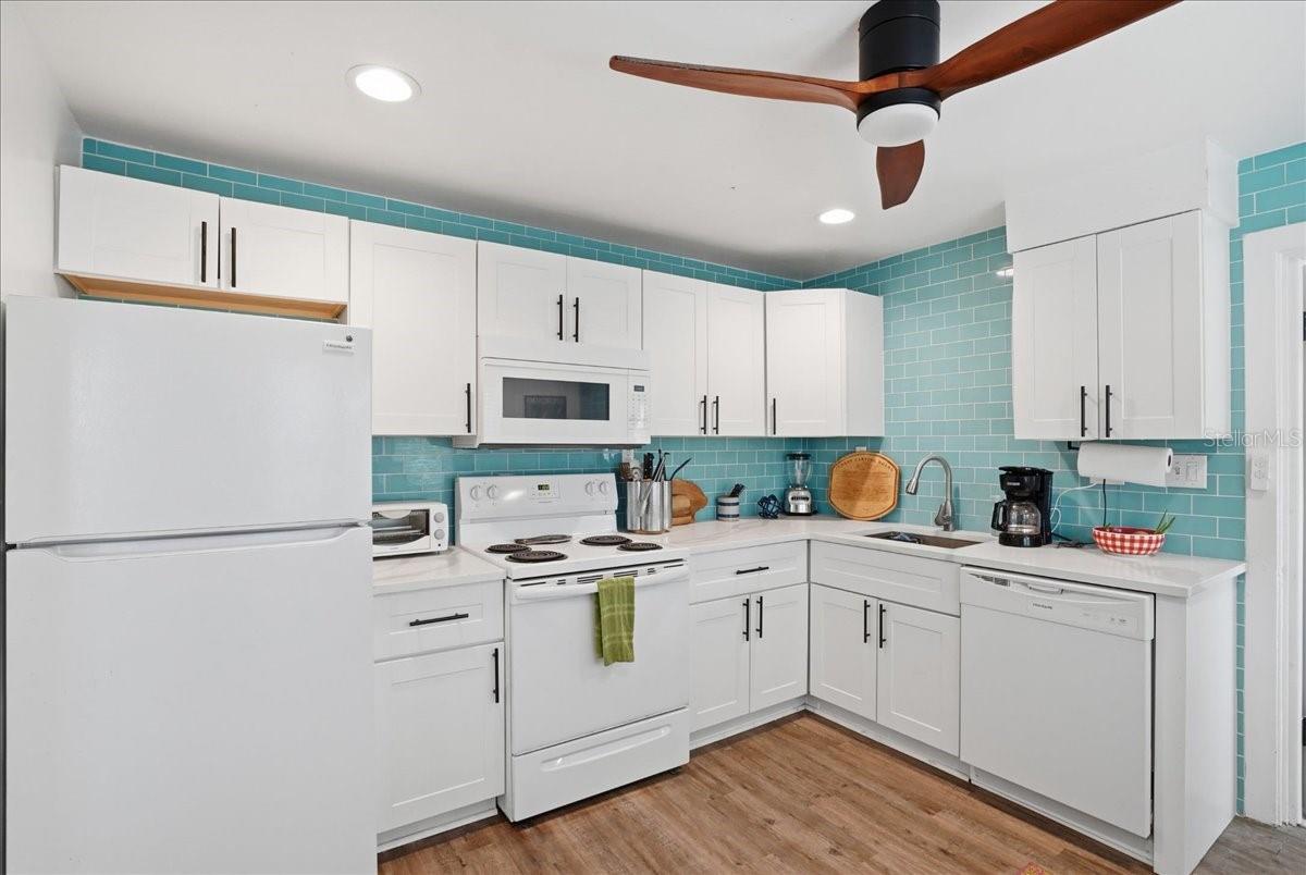 130 86th Ter Property Photo 4