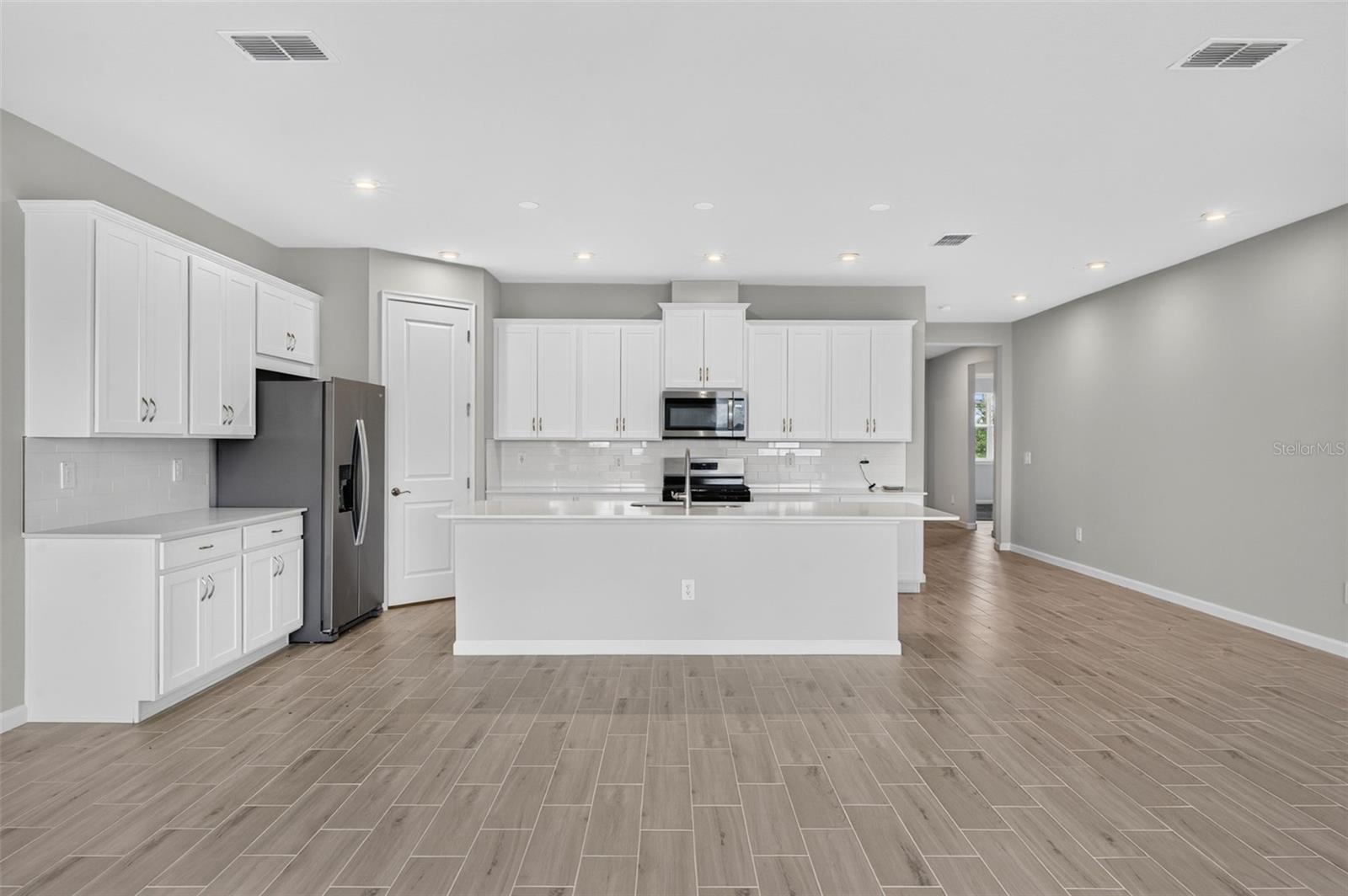 34766 Flower Patch Dr Property Photo 5