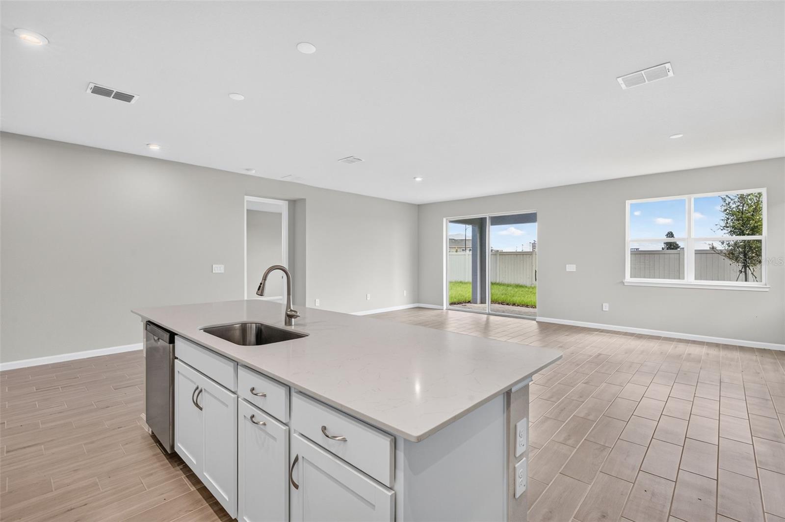34766 Flower Patch Dr Property Photo 10