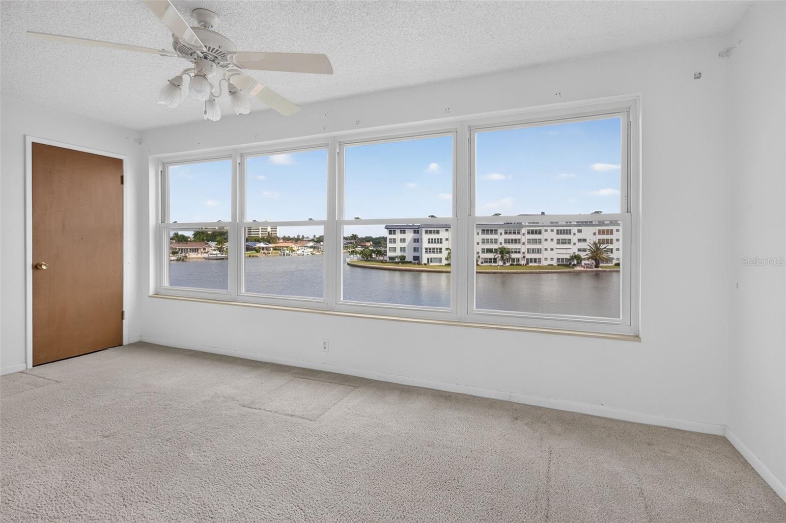 6025 Shore Blvd S #303 Property Photo 15